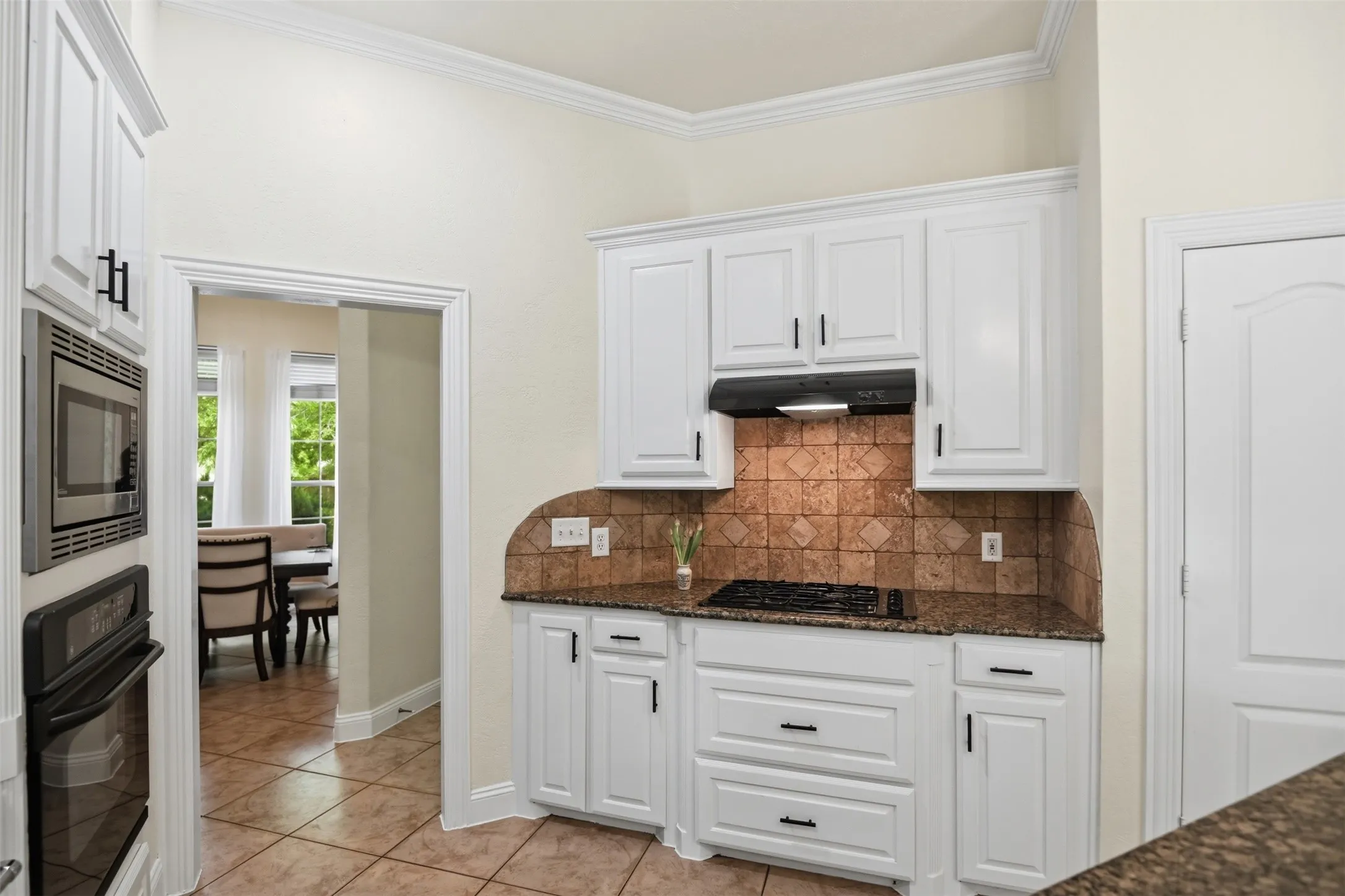 Single Family Residence For Sale in Tarrant County , 4000 Felps Drive, Colleyville, Texas 76034, 3 Bedroom, 3 Bathroom, 2 Garage spaces, 2,185 Sqft, built in 2004, mls#21282472, Real Estate Agent in Colleyville, Homes For Sale in Tarrant county, Homes For Sale in Colleyville, Realtor in Colleyville Texas, Real Estate Brokerage Independent Realty Texas, Luminita Cordes Realtor