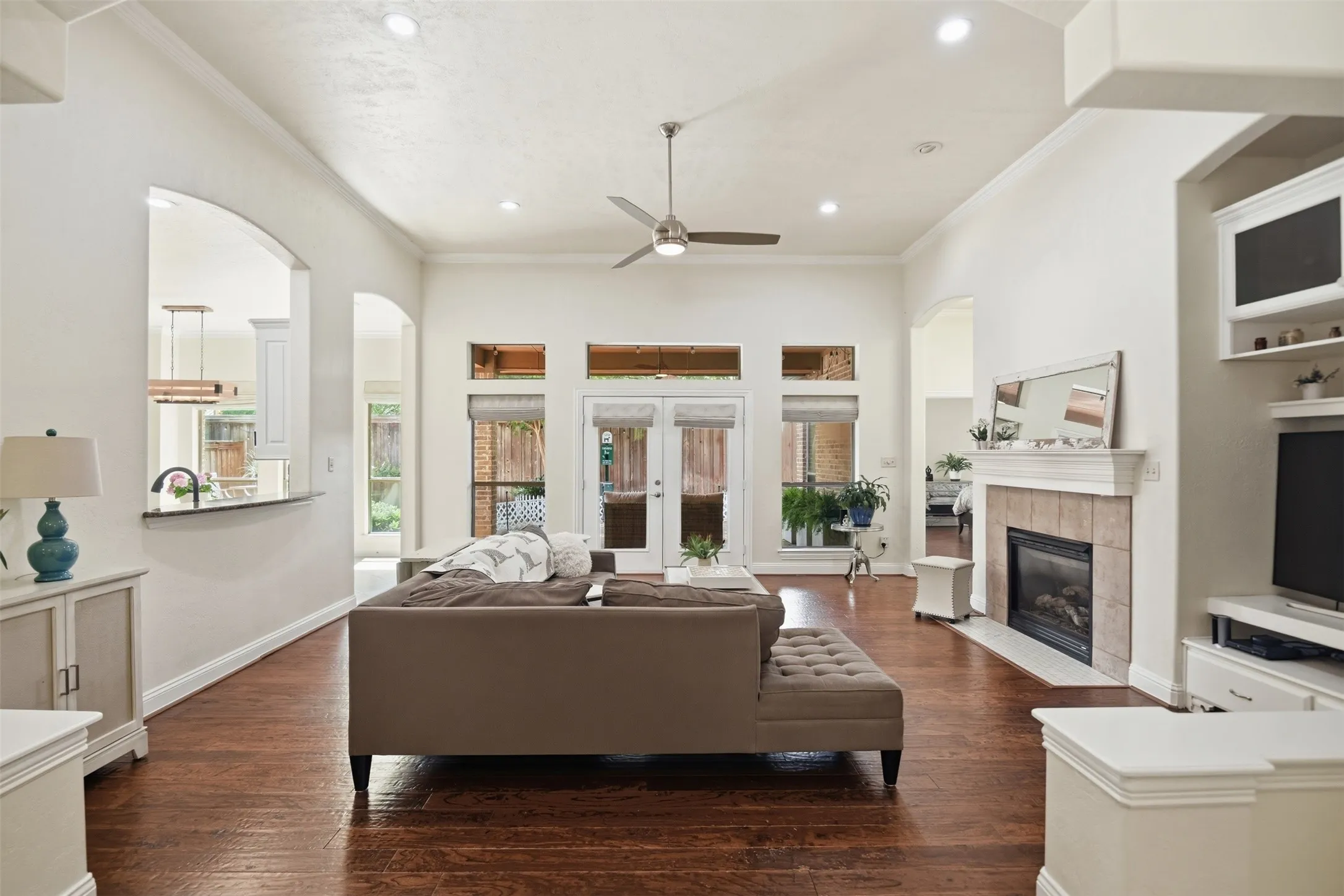 Single Family Residence For Sale in Tarrant County , 4000 Felps Drive, Colleyville, Texas 76034, 3 Bedroom, 3 Bathroom, 2 Garage spaces, 2,185 Sqft, built in 2004, mls#21282472, Real Estate Agent in Colleyville, Homes For Sale in Tarrant county, Homes For Sale in Colleyville, Realtor in Colleyville Texas, Real Estate Brokerage Independent Realty Texas, Luminita Cordes Realtor