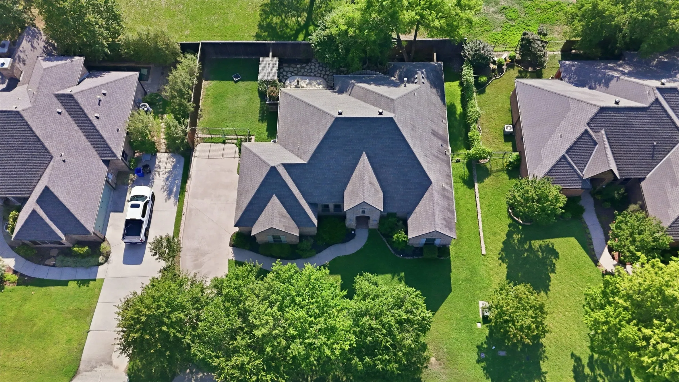 Single Family Residence For Sale in Tarrant County , 4000 Felps Drive, Colleyville, Texas 76034, 3 Bedroom, 3 Bathroom, 2 Garage spaces, 2,185 Sqft, built in 2004, mls#21282472, Real Estate Agent in Colleyville, Homes For Sale in Tarrant county, Homes For Sale in Colleyville, Realtor in Colleyville Texas, Real Estate Brokerage Independent Realty Texas, Luminita Cordes Realtor