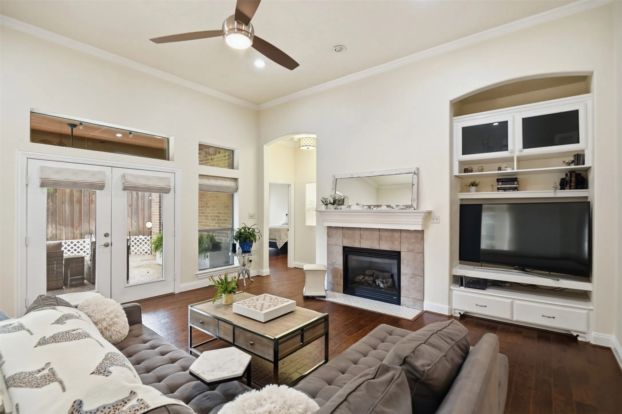 Single Family Residence For Sale in Tarrant County , 4000 Felps Drive, Colleyville, Texas 76034, 3 Bedroom, 3 Bathroom, 2 Garage spaces, 2,185 Sqft, built in 2004, mls#21282472, Real Estate Agent in Colleyville, Homes For Sale in Tarrant county, Homes For Sale in Colleyville, Realtor in Colleyville Texas, Real Estate Brokerage Independent Realty Texas, Luminita Cordes Realtor