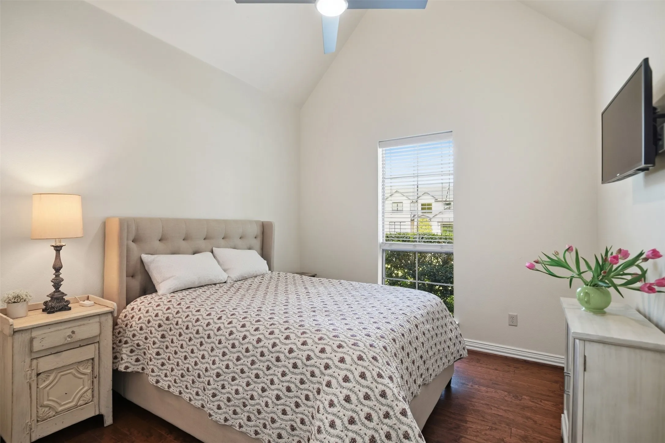 Single Family Residence For Sale in Tarrant County , 4000 Felps Drive, Colleyville, Texas 76034, 3 Bedroom, 3 Bathroom, 2 Garage spaces, 2,185 Sqft, built in 2004, mls#21282472, Real Estate Agent in Colleyville, Homes For Sale in Tarrant county, Homes For Sale in Colleyville, Realtor in Colleyville Texas, Real Estate Brokerage Independent Realty Texas, Luminita Cordes Realtor