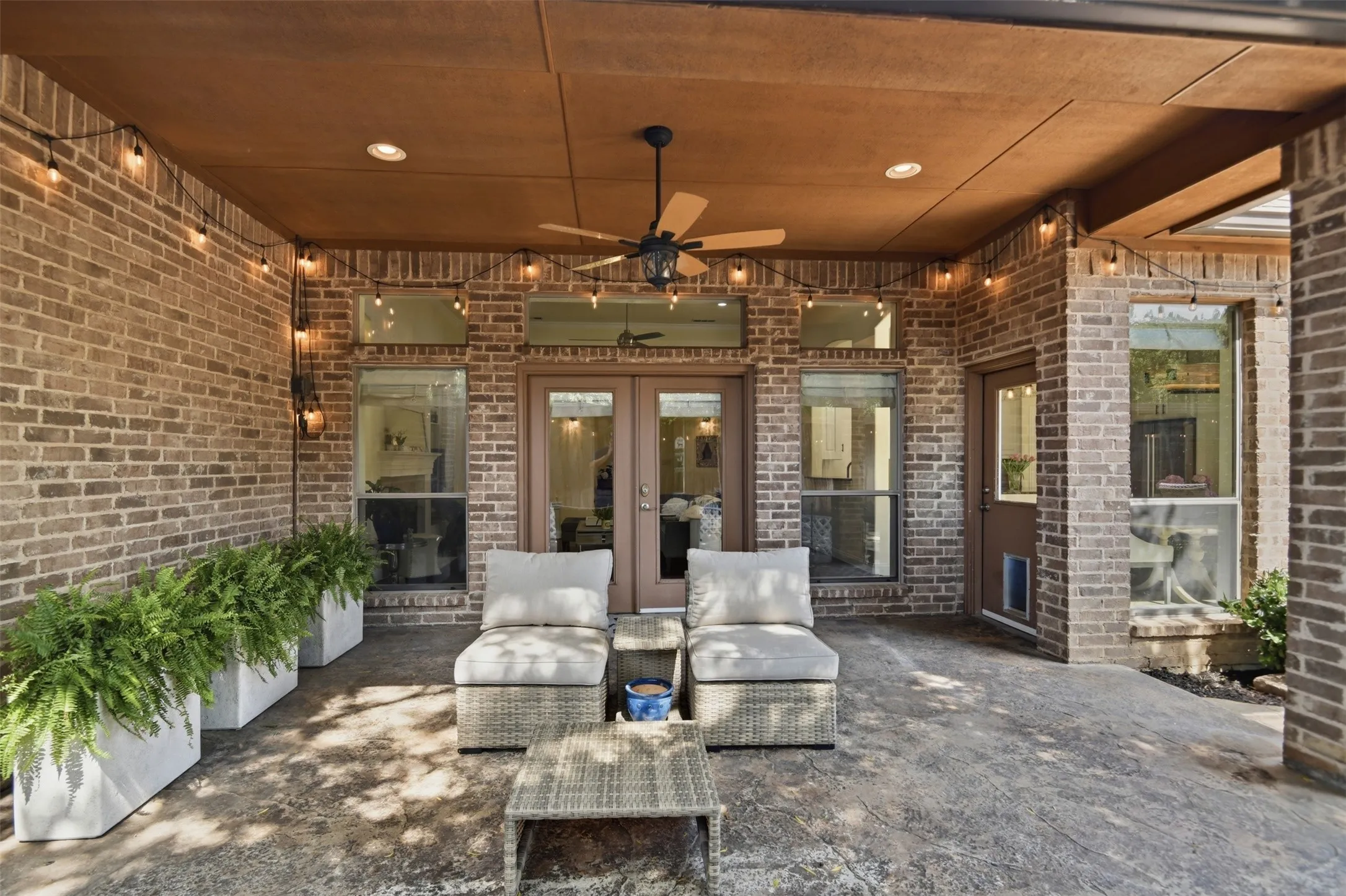 Single Family Residence For Sale in Tarrant County , 4000 Felps Drive, Colleyville, Texas 76034, 3 Bedroom, 3 Bathroom, 2 Garage spaces, 2,185 Sqft, built in 2004, mls#21282472, Real Estate Agent in Colleyville, Homes For Sale in Tarrant county, Homes For Sale in Colleyville, Realtor in Colleyville Texas, Real Estate Brokerage Independent Realty Texas, Luminita Cordes Realtor