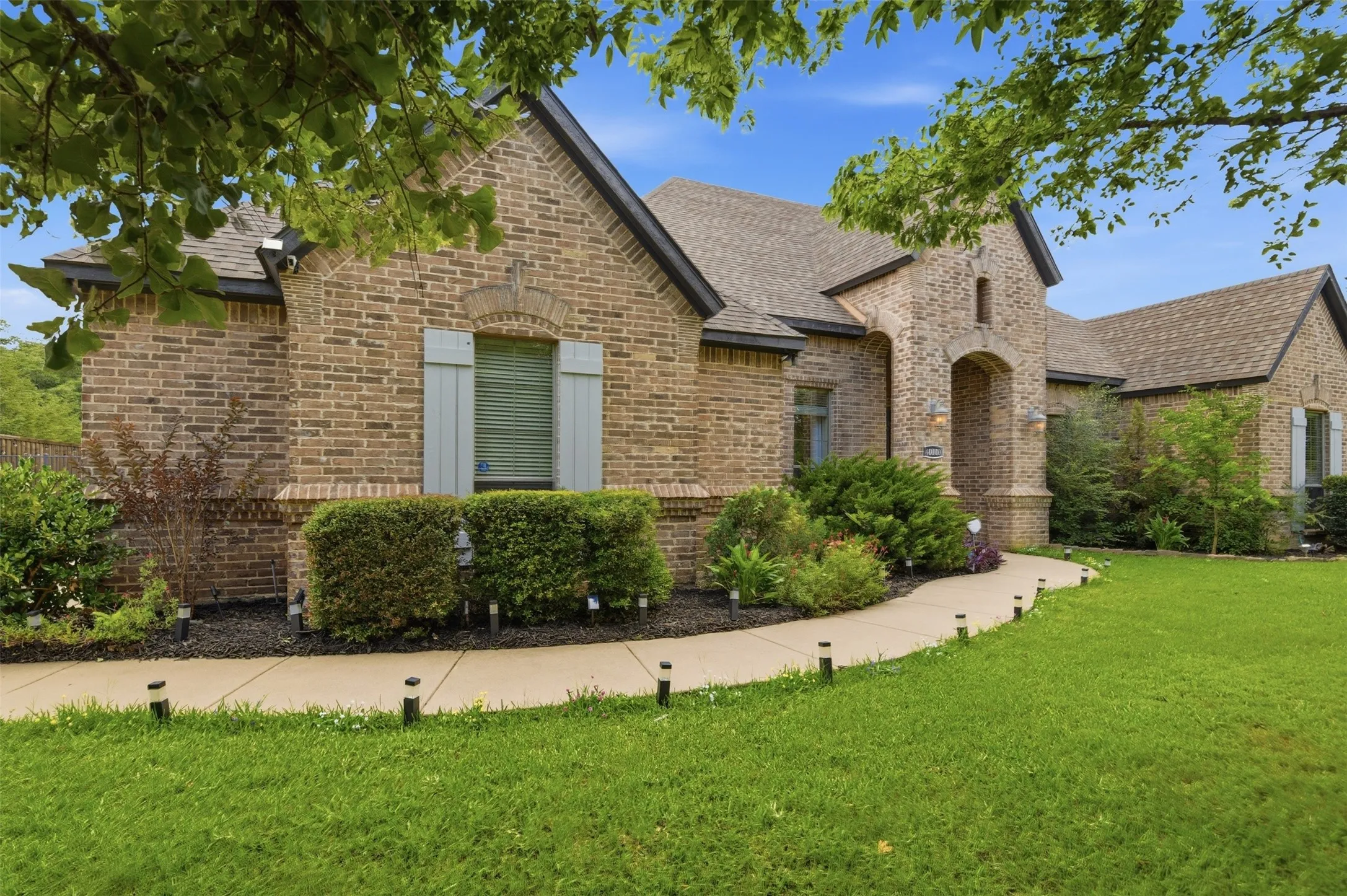 Single Family Residence For Sale in Tarrant County , 4000 Felps Drive, Colleyville, Texas 76034, 3 Bedroom, 3 Bathroom, 2 Garage spaces, 2,185 Sqft, built in 2004, mls#21282472, Real Estate Agent in Colleyville, Homes For Sale in Tarrant county, Homes For Sale in Colleyville, Realtor in Colleyville Texas, Real Estate Brokerage Independent Realty Texas, Luminita Cordes Realtor