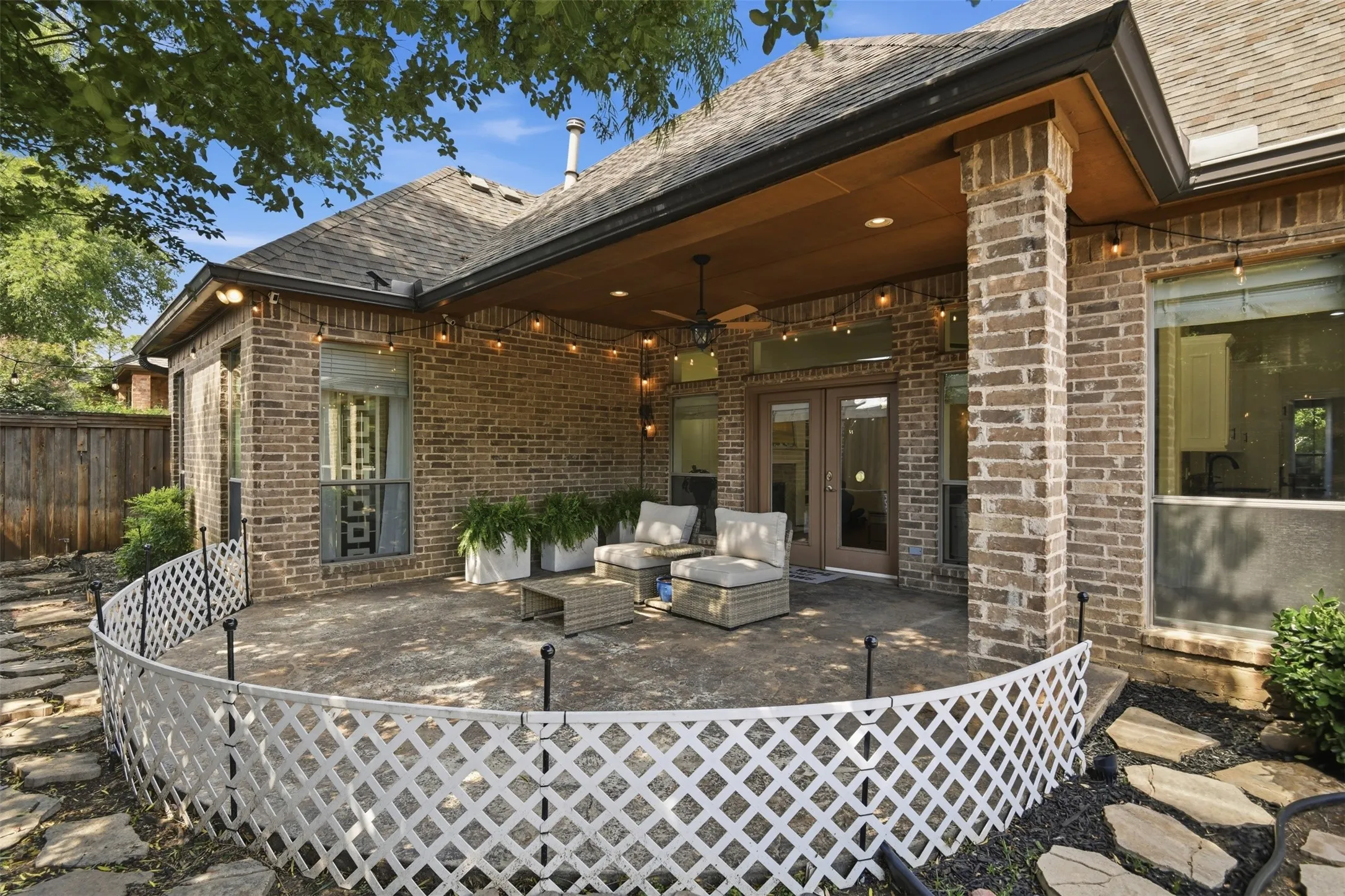 Single Family Residence For Sale in Tarrant County , 4000 Felps Drive, Colleyville, Texas 76034, 3 Bedroom, 3 Bathroom, 2 Garage spaces, 2,185 Sqft, built in 2004, mls#21282472, Real Estate Agent in Colleyville, Homes For Sale in Tarrant county, Homes For Sale in Colleyville, Realtor in Colleyville Texas, Real Estate Brokerage Independent Realty Texas, Luminita Cordes Realtor