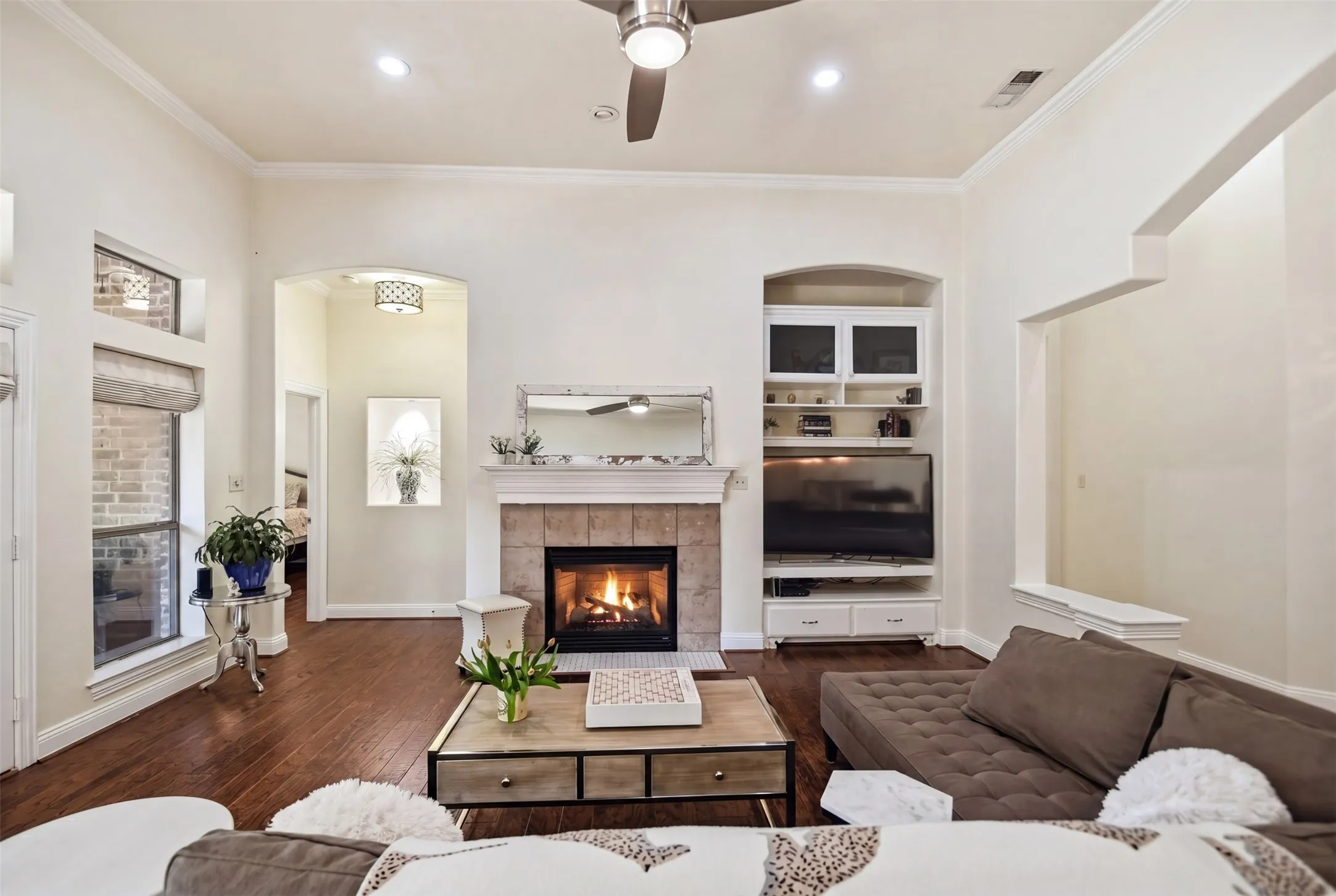 Single Family Residence For Sale in Tarrant County , 4000 Felps Drive, Colleyville, Texas 76034, 3 Bedroom, 3 Bathroom, 2 Garage spaces, 2,185 Sqft, built in 2004, mls#21282472, Real Estate Agent in Colleyville, Homes For Sale in Tarrant county, Homes For Sale in Colleyville, Realtor in Colleyville Texas, Real Estate Brokerage Independent Realty Texas, Luminita Cordes Realtor