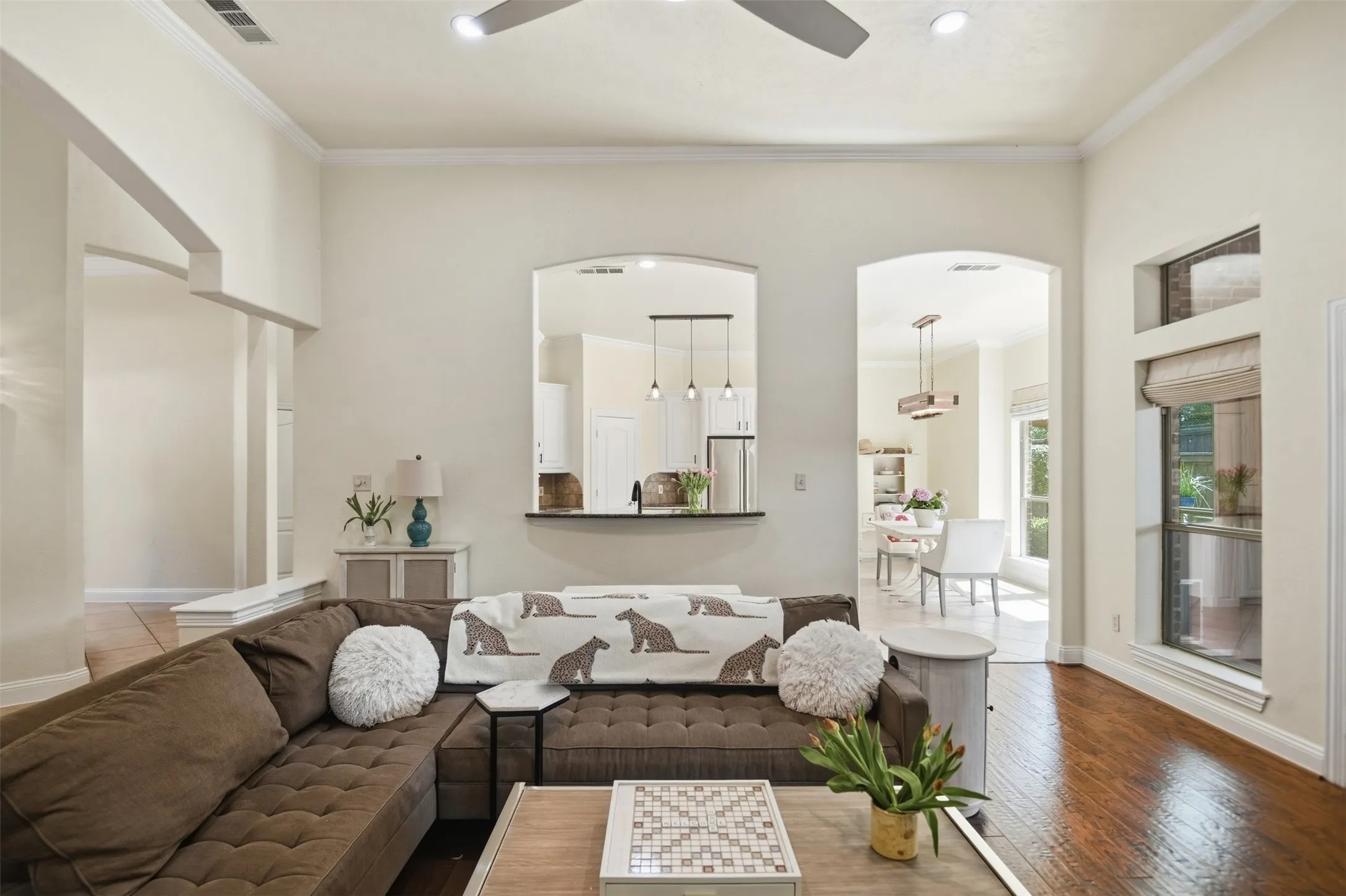 Single Family Residence For Sale in Tarrant County , 4000 Felps Drive, Colleyville, Texas 76034, 3 Bedroom, 3 Bathroom, 2 Garage spaces, 2,185 Sqft, built in 2004, mls#21282472, Real Estate Agent in Colleyville, Homes For Sale in Tarrant county, Homes For Sale in Colleyville, Realtor in Colleyville Texas, Real Estate Brokerage Independent Realty Texas, Luminita Cordes Realtor