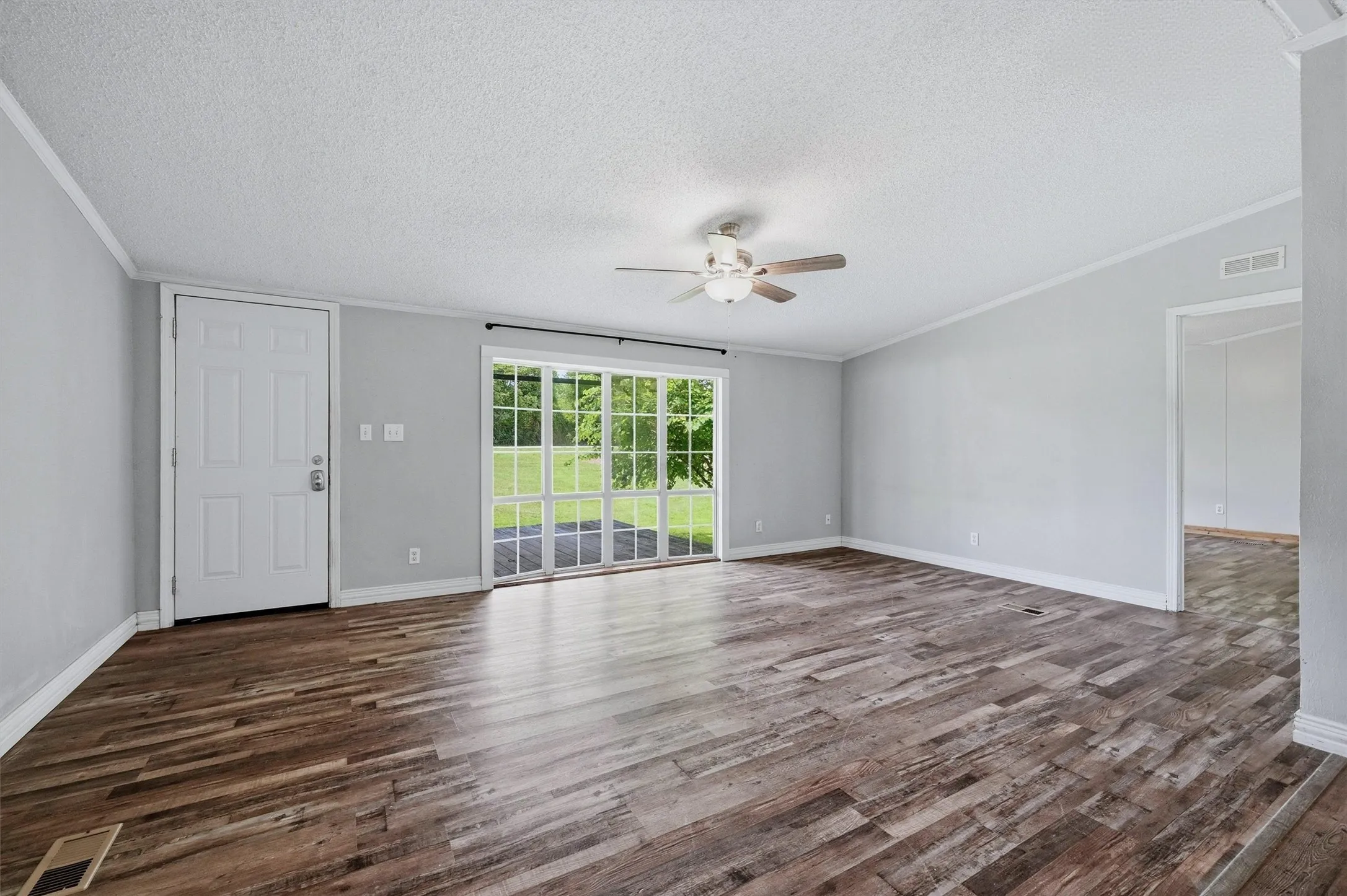 Mobile Home For Sale in Grayson County , 150 Gilbreath Road, Sadler, Texas 76264, 4 Bedroom, 2 Bathroom, Garage spaces, 1,792 Sqft, built in 1994, mls#21283594, Real Estate Agent in Sadler, Homes For Sale in Grayson county, Homes For Sale in Sadler, Realtor in Sadler Texas, Real Estate Brokerage Independent Realty Texas, Luminita Cordes Realtor