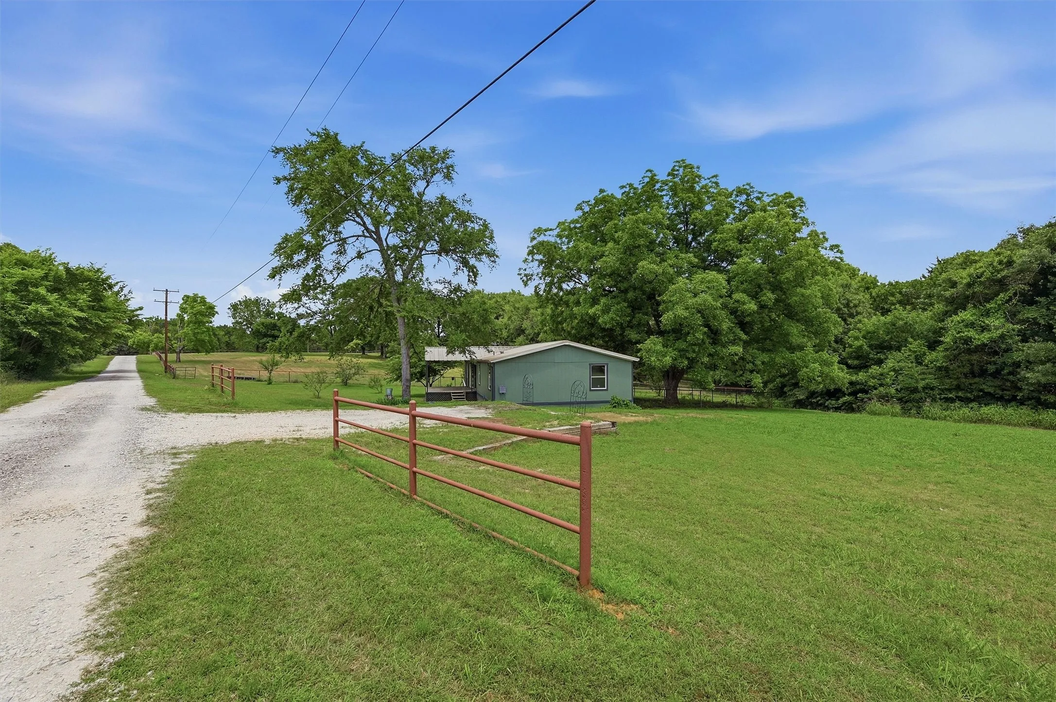 Mobile Home For Sale in Grayson County , 150 Gilbreath Road, Sadler, Texas 76264, 4 Bedroom, 2 Bathroom, Garage spaces, 1,792 Sqft, built in 1994, mls#21283594, Real Estate Agent in Sadler, Homes For Sale in Grayson county, Homes For Sale in Sadler, Realtor in Sadler Texas, Real Estate Brokerage Independent Realty Texas, Luminita Cordes Realtor