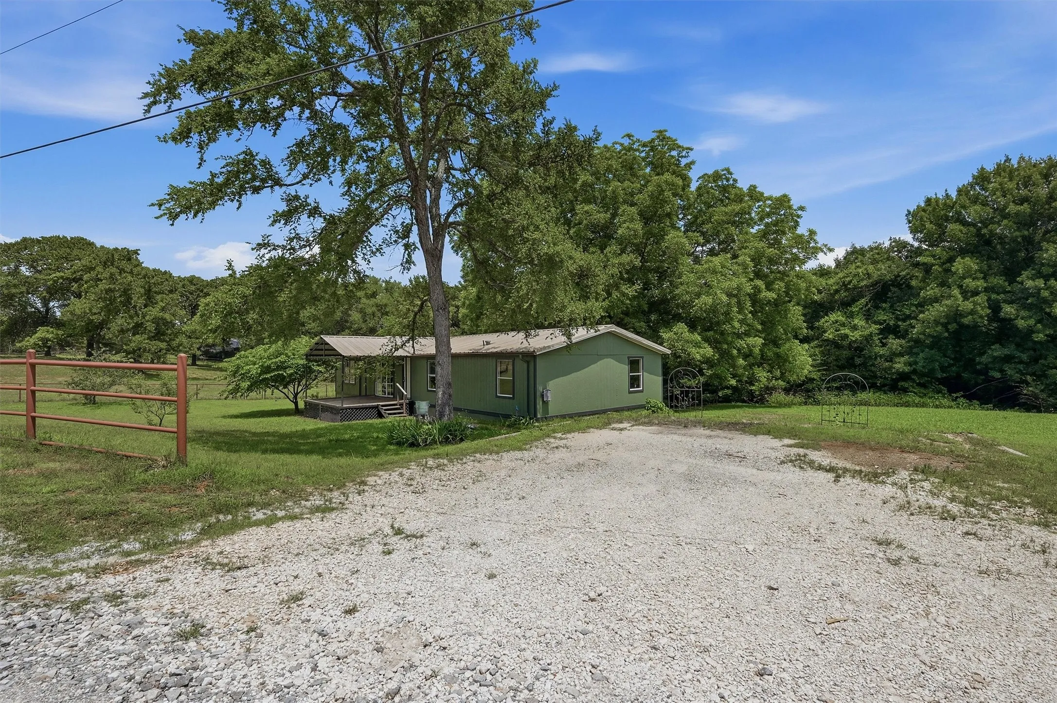 Mobile Home For Sale in Grayson County , 150 Gilbreath Road, Sadler, Texas 76264, 4 Bedroom, 2 Bathroom, Garage spaces, 1,792 Sqft, built in 1994, mls#21283594, Real Estate Agent in Sadler, Homes For Sale in Grayson county, Homes For Sale in Sadler, Realtor in Sadler Texas, Real Estate Brokerage Independent Realty Texas, Luminita Cordes Realtor