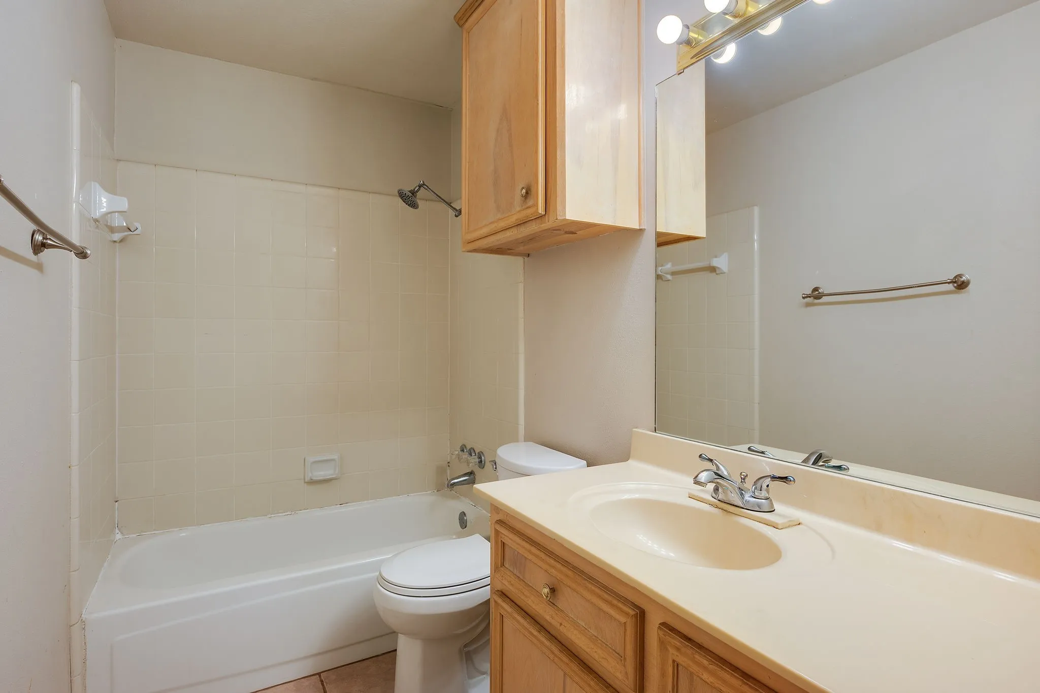 Single Family Residence For Sale in Brazos County , 2007 Sandalwood Lane, Bryan, Texas 77807, 3 Bedroom, 2 Bathroom, 2 Garage spaces, 1,373 Sqft, built in 1987, mls#21283000, Real Estate Agent in Bryan, Homes For Sale in Brazos county, Homes For Sale in Bryan, Realtor in Bryan Texas, Real Estate Brokerage Independent Realty Texas, Luminita Cordes Realtor