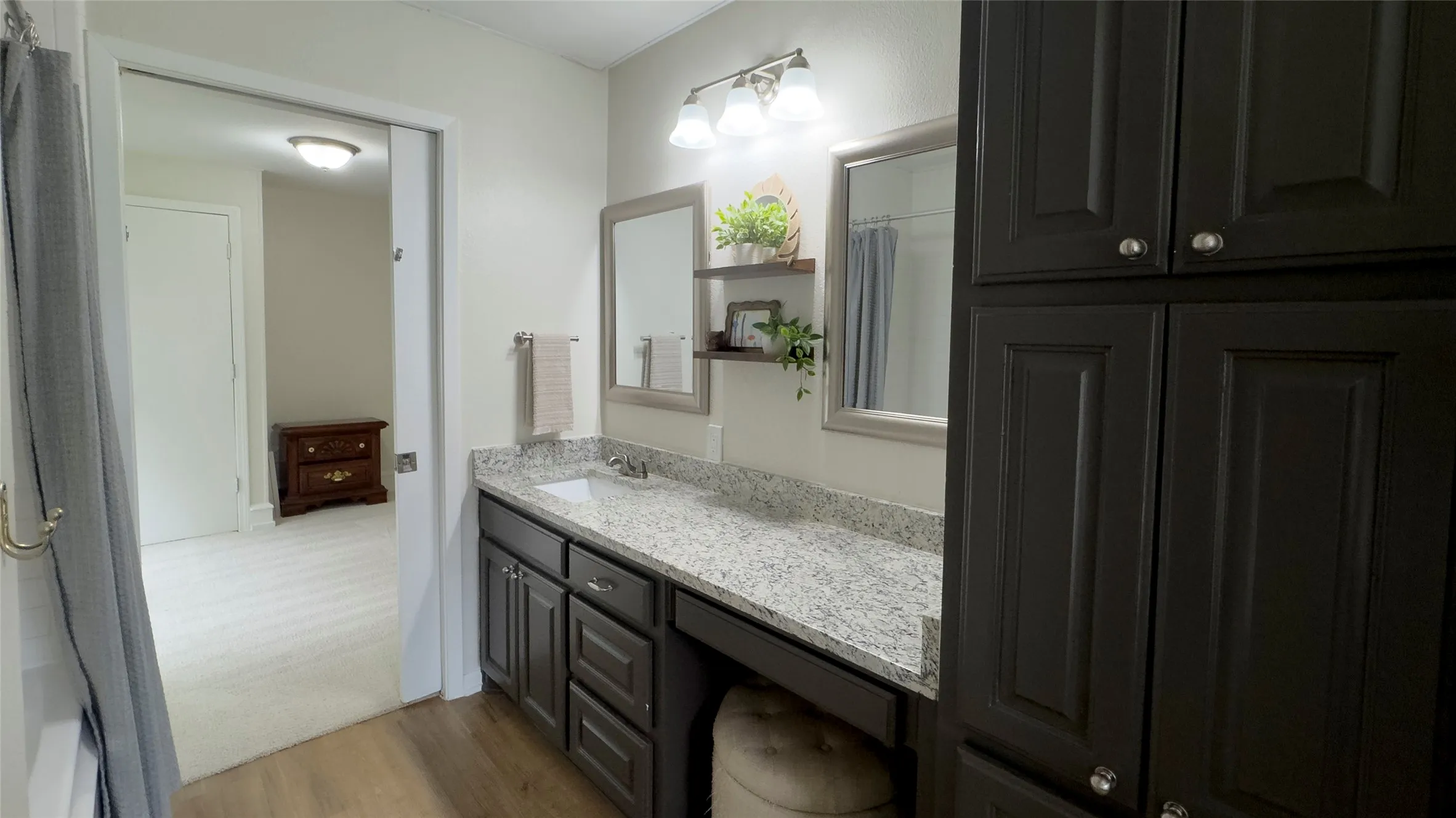 Single Family Residence For Sale in Denton County , 1016 W Collins Street, Denton, Texas 76201, 3 Bedroom, 2 Bathroom, Garage spaces, 1,339 Sqft, built in 1940, mls#21282789, Real Estate Agent in Denton, Homes For Sale in Denton county, Homes For Sale in Denton, Realtor in Denton Texas, Real Estate Brokerage Independent Realty Texas, Luminita Cordes Realtor