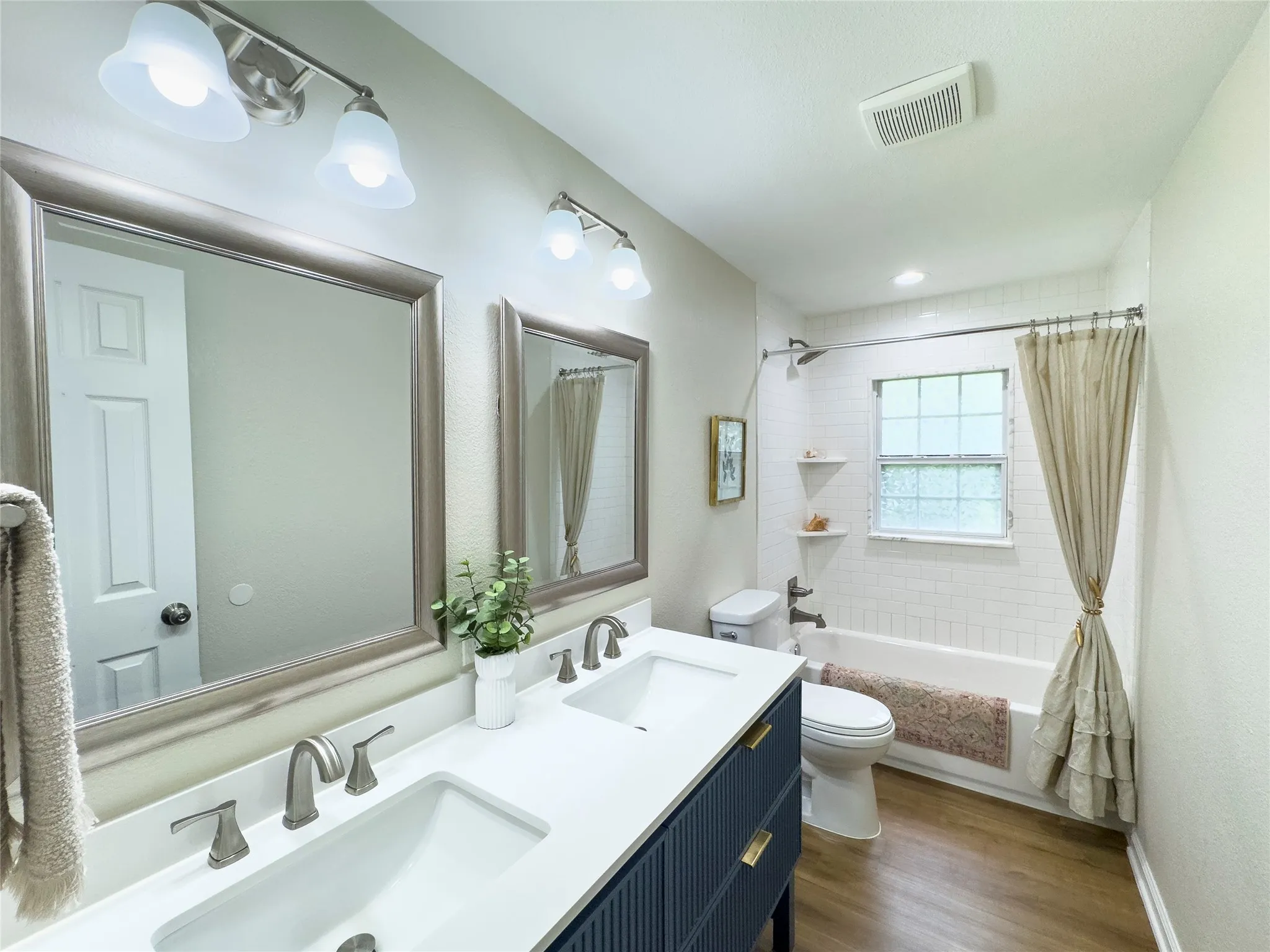 Beautifully updated guest bath