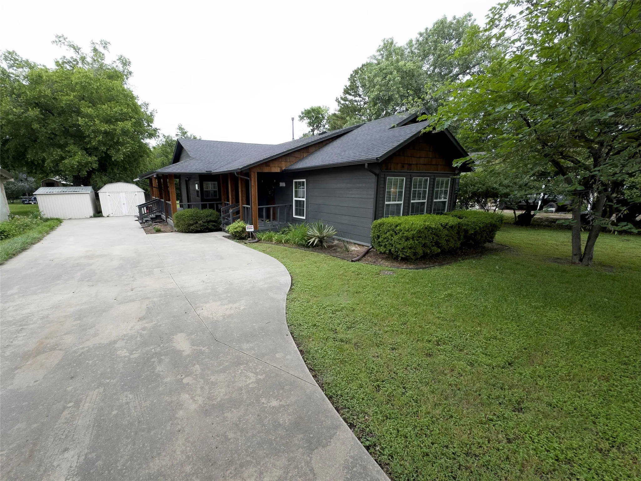 Plenty of parking with this long driveway