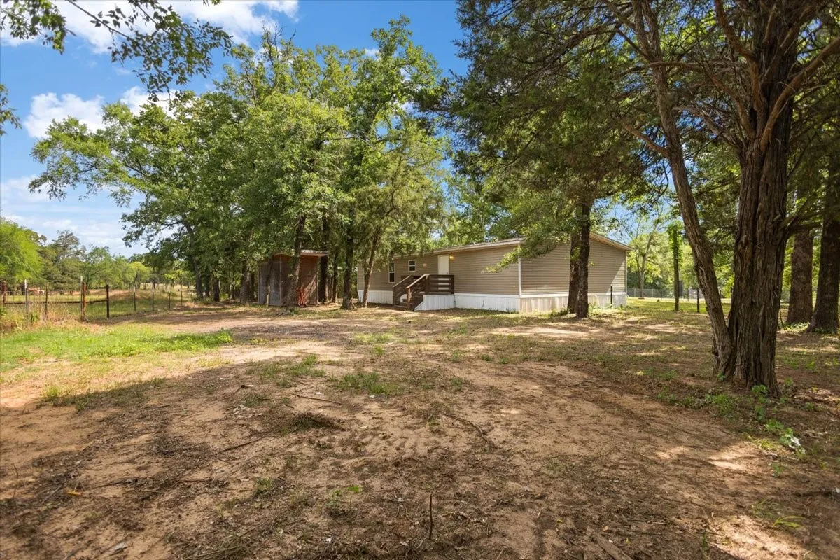Manufactured Home For Sale in Henderson County , 118 Cedar Ridge Drive, Eustace, Texas 75124, 3 Bedroom, 2 Bathroom, Garage spaces, 1,456 Sqft, built in 2017, mls#21283619, Real Estate Agent in Eustace, Homes For Sale in Henderson county, Homes For Sale in Eustace, Realtor in Eustace Texas, Real Estate Brokerage Independent Realty Texas, Luminita Cordes Realtor
