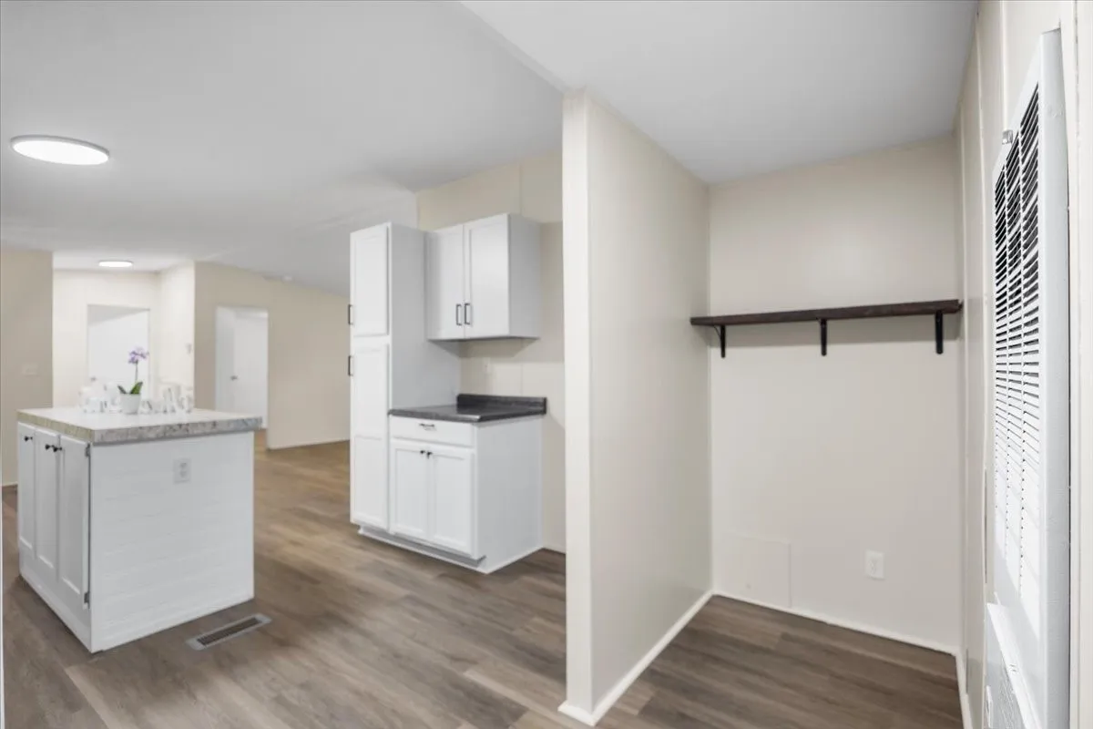 Manufactured Home For Sale in Henderson County , 118 Cedar Ridge Drive, Eustace, Texas 75124, 3 Bedroom, 2 Bathroom, Garage spaces, 1,456 Sqft, built in 2017, mls#21283619, Real Estate Agent in Eustace, Homes For Sale in Henderson county, Homes For Sale in Eustace, Realtor in Eustace Texas, Real Estate Brokerage Independent Realty Texas, Luminita Cordes Realtor