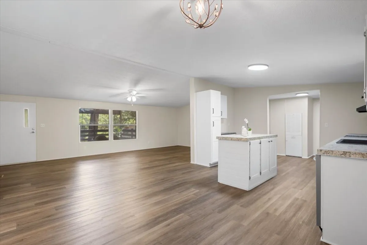 Manufactured Home For Sale in Henderson County , 118 Cedar Ridge Drive, Eustace, Texas 75124, 3 Bedroom, 2 Bathroom, Garage spaces, 1,456 Sqft, built in 2017, mls#21283619, Real Estate Agent in Eustace, Homes For Sale in Henderson county, Homes For Sale in Eustace, Realtor in Eustace Texas, Real Estate Brokerage Independent Realty Texas, Luminita Cordes Realtor