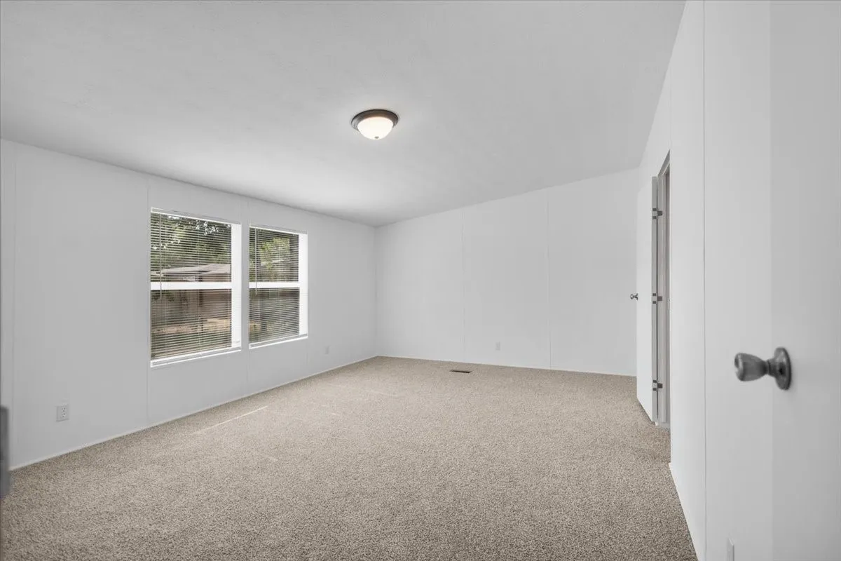 Manufactured Home For Sale in Henderson County , 118 Cedar Ridge Drive, Eustace, Texas 75124, 3 Bedroom, 2 Bathroom, Garage spaces, 1,456 Sqft, built in 2017, mls#21283619, Real Estate Agent in Eustace, Homes For Sale in Henderson county, Homes For Sale in Eustace, Realtor in Eustace Texas, Real Estate Brokerage Independent Realty Texas, Luminita Cordes Realtor