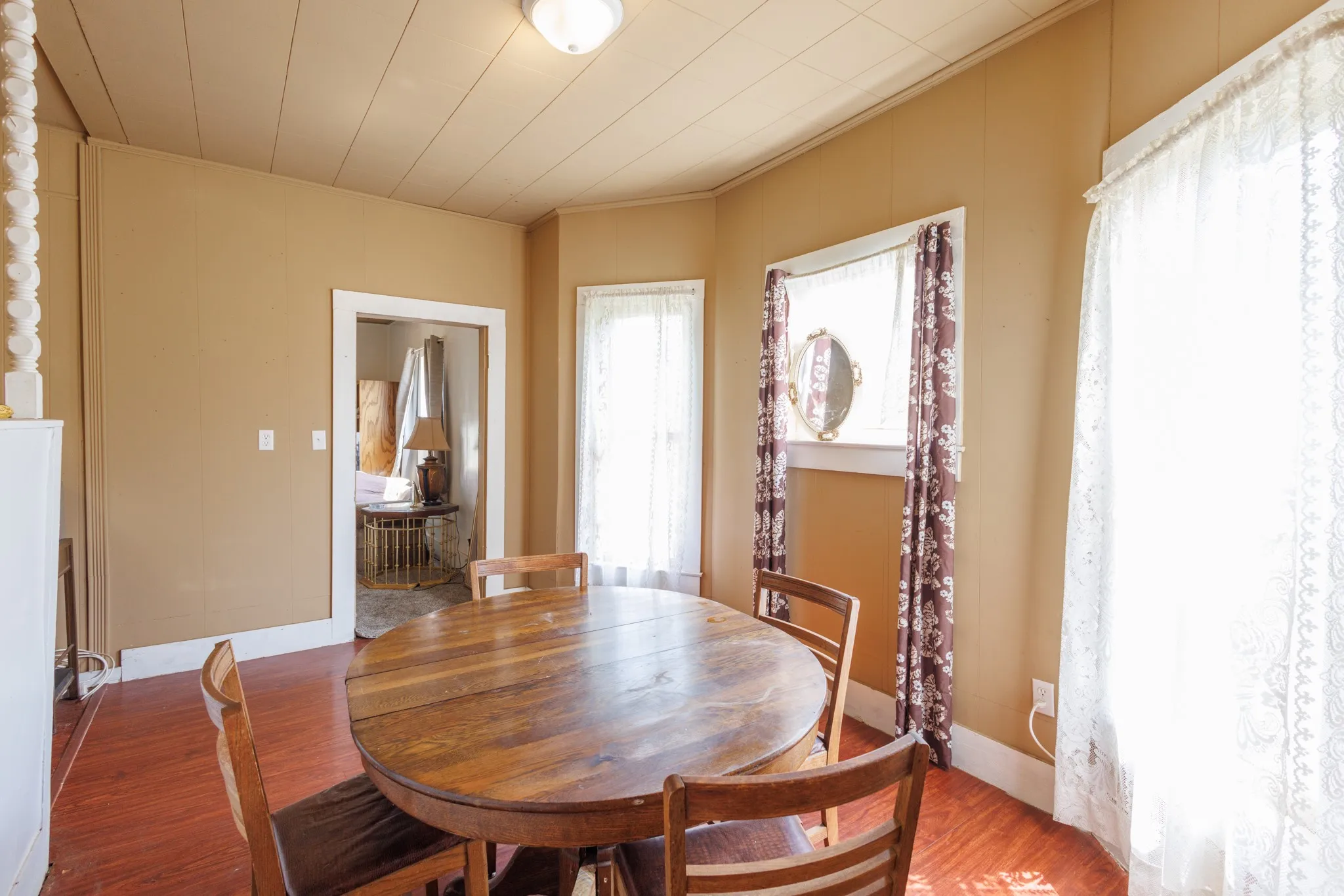 Single Family Residence For Sale in Nolan County , 2202 Chester Street, Sweetwater, Texas 79556, 2 Bedrooms, 1 Bathroom, Garage spaces, 1,280 Sqft, built in 1935, Price $75,000, mls#21276385, Real Estate Agent in Sweetwater, Homes For Sale in Nolan county, Homes For Sale in Sweetwater, Realtor in Sweetwater Texas, Real Estate Brokerage Independent Realty Texas, Luminita Cordes Realtor