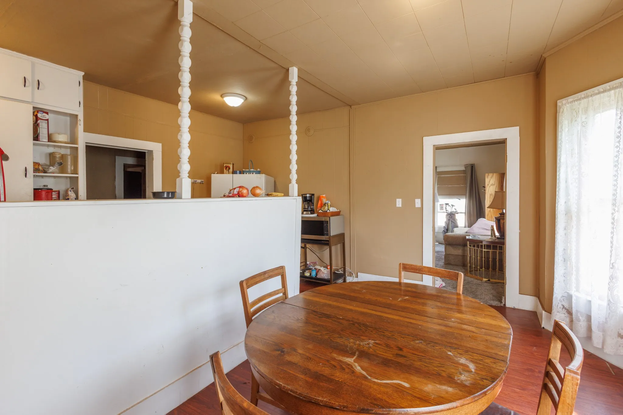 Single Family Residence For Sale in Nolan County , 2202 Chester Street, Sweetwater, Texas 79556, 2 Bedrooms, 1 Bathroom, Garage spaces, 1,280 Sqft, built in 1935, Price $75,000, mls#21276385, Real Estate Agent in Sweetwater, Homes For Sale in Nolan county, Homes For Sale in Sweetwater, Realtor in Sweetwater Texas, Real Estate Brokerage Independent Realty Texas, Luminita Cordes Realtor
