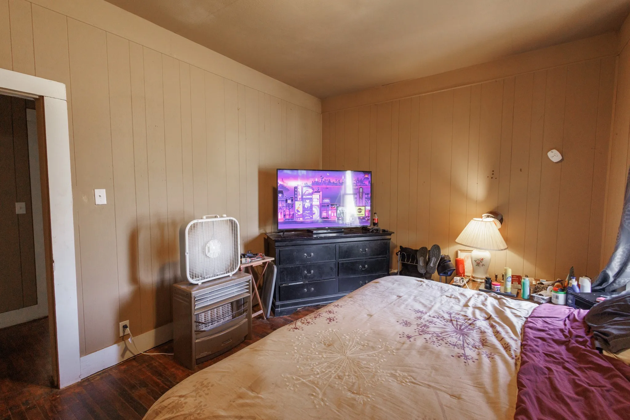 Single Family Residence For Sale in Nolan County , 2202 Chester Street, Sweetwater, Texas 79556, 2 Bedrooms, 1 Bathroom, Garage spaces, 1,280 Sqft, built in 1935, Price $75,000, mls#21276385, Real Estate Agent in Sweetwater, Homes For Sale in Nolan county, Homes For Sale in Sweetwater, Realtor in Sweetwater Texas, Real Estate Brokerage Independent Realty Texas, Luminita Cordes Realtor