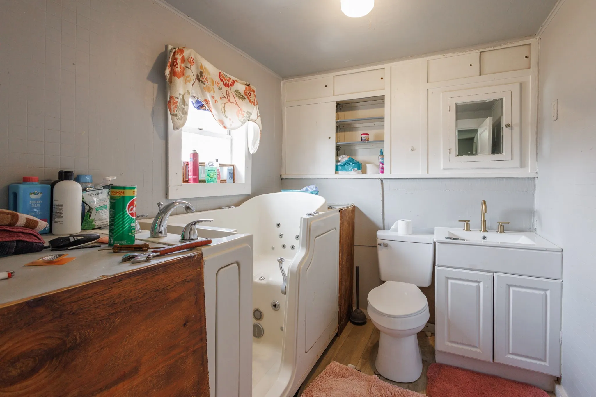 Single Family Residence For Sale in Nolan County , 2202 Chester Street, Sweetwater, Texas 79556, 2 Bedrooms, 1 Bathroom, Garage spaces, 1,280 Sqft, built in 1935, Price $75,000, mls#21276385, Real Estate Agent in Sweetwater, Homes For Sale in Nolan county, Homes For Sale in Sweetwater, Realtor in Sweetwater Texas, Real Estate Brokerage Independent Realty Texas, Luminita Cordes Realtor