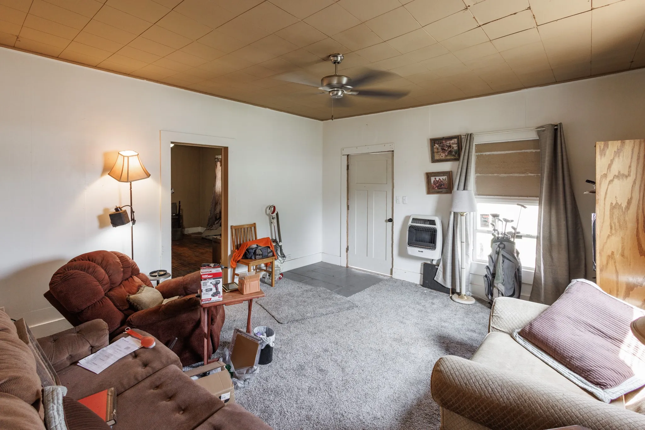 Single Family Residence For Sale in Nolan County , 2202 Chester Street, Sweetwater, Texas 79556, 2 Bedrooms, 1 Bathroom, Garage spaces, 1,280 Sqft, built in 1935, Price $75,000, mls#21276385, Real Estate Agent in Sweetwater, Homes For Sale in Nolan county, Homes For Sale in Sweetwater, Realtor in Sweetwater Texas, Real Estate Brokerage Independent Realty Texas, Luminita Cordes Realtor