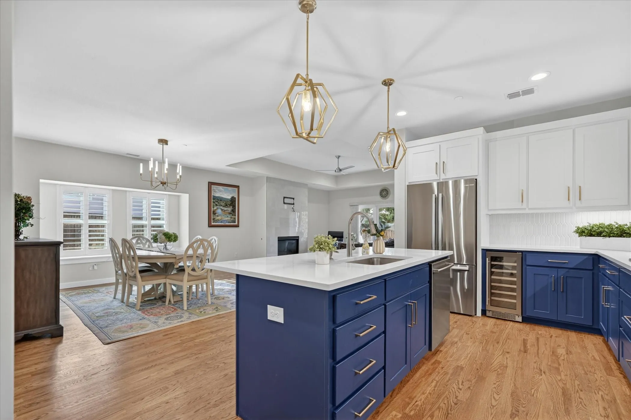 Single Family Residence For Sale in Tarrant County , 1018 Meadow Bend Loop N, Grapevine, Texas 76051, 3 Bedroom, 3 Bathroom, 2 Garage spaces, 2,256 Sqft, built in 2020, mls#21269720, Real Estate Agent in Grapevine, Homes For Sale in Tarrant county, Homes For Sale in Grapevine, Realtor in Grapevine Texas, Real Estate Brokerage Independent Realty Texas, Luminita Cordes Realtor