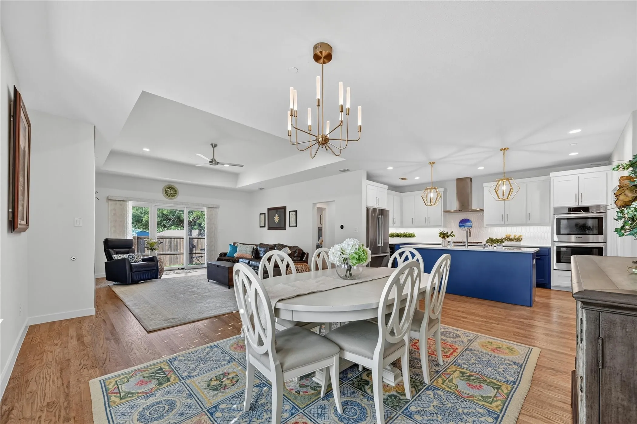 Single Family Residence For Sale in Tarrant County , 1018 Meadow Bend Loop N, Grapevine, Texas 76051, 3 Bedroom, 3 Bathroom, 2 Garage spaces, 2,256 Sqft, built in 2020, mls#21269720, Real Estate Agent in Grapevine, Homes For Sale in Tarrant county, Homes For Sale in Grapevine, Realtor in Grapevine Texas, Real Estate Brokerage Independent Realty Texas, Luminita Cordes Realtor