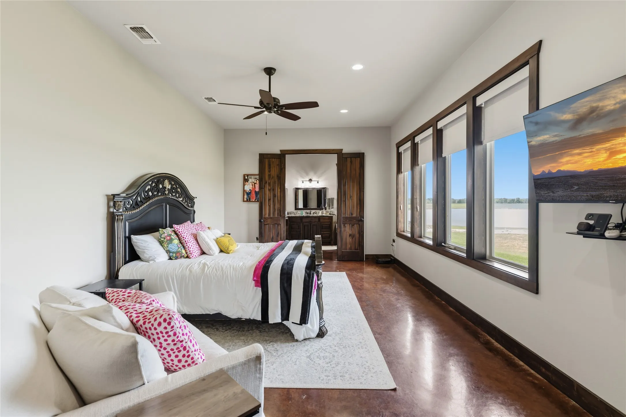 Farm For Sale in Lamar County , TBD HIGHWAY 24, Paris, Texas 75462, 4 Bedrooms, 6 Bathrooms, 2 Garage spaces, 4,399 Sqft, built in 2018, Price $2,900,000, mls#21281617, Real Estate Agent in Paris, Homes For Sale in Lamar county, Homes For Sale in Paris, Realtor in Paris Texas, Real Estate Brokerage Independent Realty Texas, Luminita Cordes Realtor