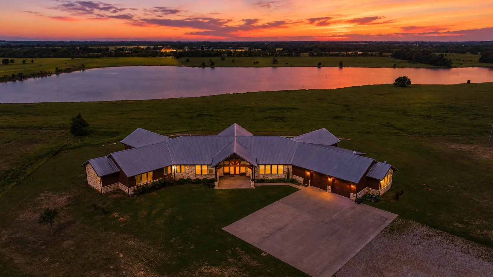 Farm For Sale in Lamar County , TBD HIGHWAY 24, Paris, Texas 75462, 4 Bedrooms, 6 Bathrooms, 2 Garage spaces, 4,399 Sqft, built in 2018, Price $2,900,000, mls#21281617, Real Estate Agent in Paris, Homes For Sale in Lamar county, Homes For Sale in Paris, Realtor in Paris Texas, Real Estate Brokerage Independent Realty Texas, Luminita Cordes Realtor