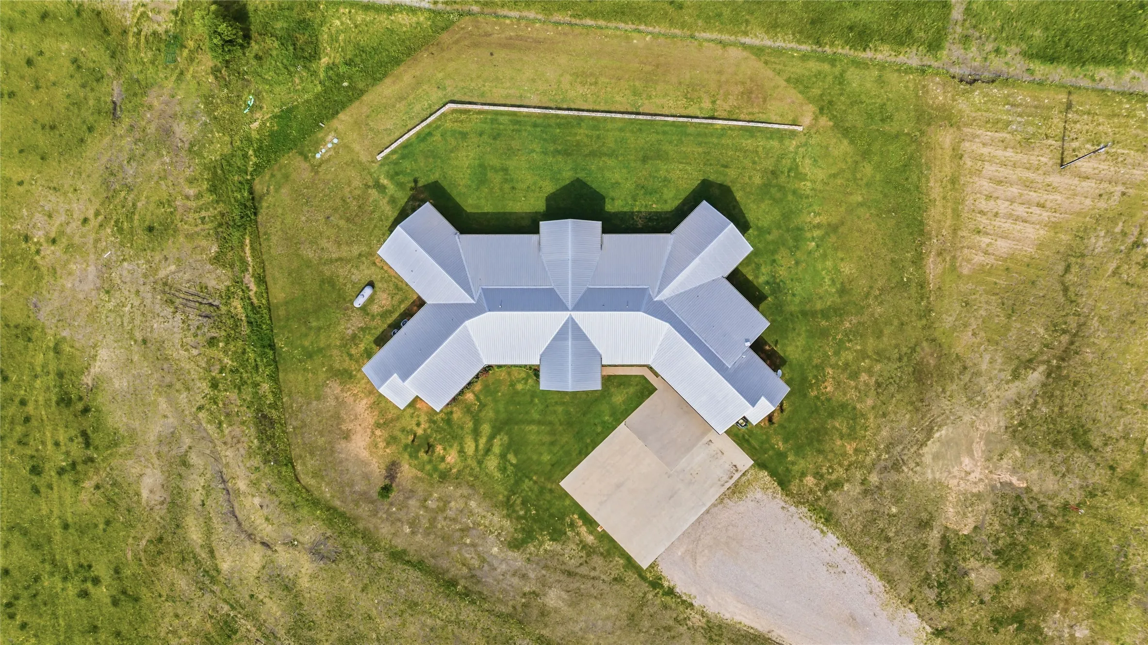 Farm For Sale in Lamar County , TBD HIGHWAY 24, Paris, Texas 75462, 4 Bedrooms, 6 Bathrooms, 2 Garage spaces, 4,399 Sqft, built in 2018, Price $2,900,000, mls#21281617, Real Estate Agent in Paris, Homes For Sale in Lamar county, Homes For Sale in Paris, Realtor in Paris Texas, Real Estate Brokerage Independent Realty Texas, Luminita Cordes Realtor