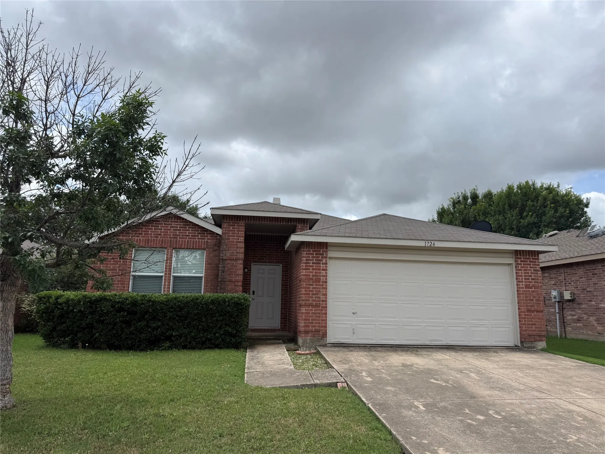 Single Family Residence For Rent in Denton County , 1724 Arbuckle Drive, Fort Worth, Texas 76247, 3 Bedrooms, 2 Bathrooms, 2 Garage spaces, 1,647 Sqft, built in 2005, Price $1,850, mls#21283615, Real Estate Agent in Fort Worth, Homes For Rent in Denton county, Homes For Rent in Fort Worth, Realtor in Fort Worth Texas, Real Estate Brokerage Independent Realty Texas, Luminita Cordes Realtor