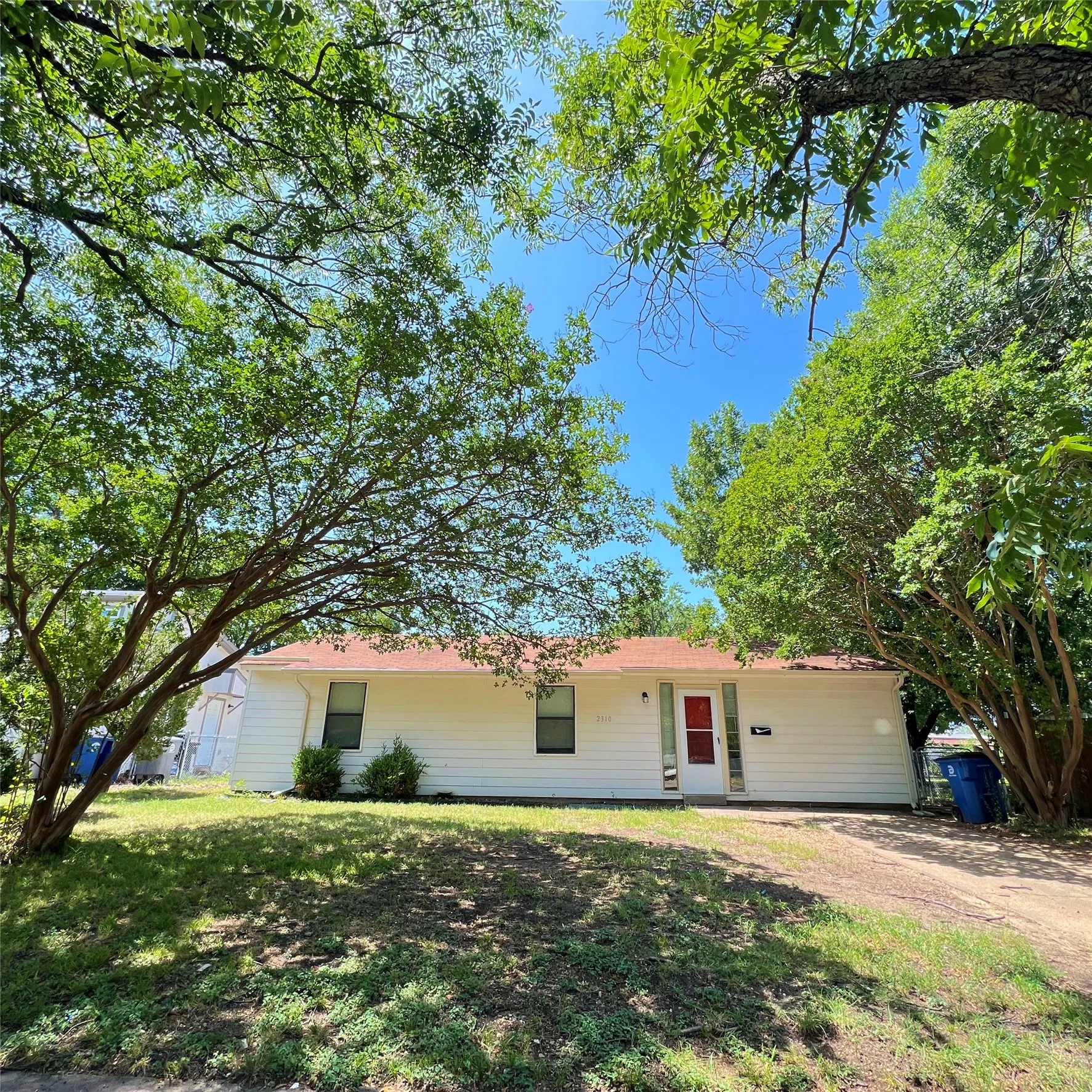 Single Family Residence For Rent in Dallas County , 2310 Healey Drive, Dallas, Texas 75228, 3 Bedroom, 2 Bathroom, Garage spaces, 1,230 Sqft, built in 1954, mls#21283651, Real Estate Agent in Dallas, Homes For Rent in Dallas county, Homes For Rent in Dallas, Realtor in Dallas Texas, Real Estate Brokerage Independent Realty Texas, Luminita Cordes Realtor