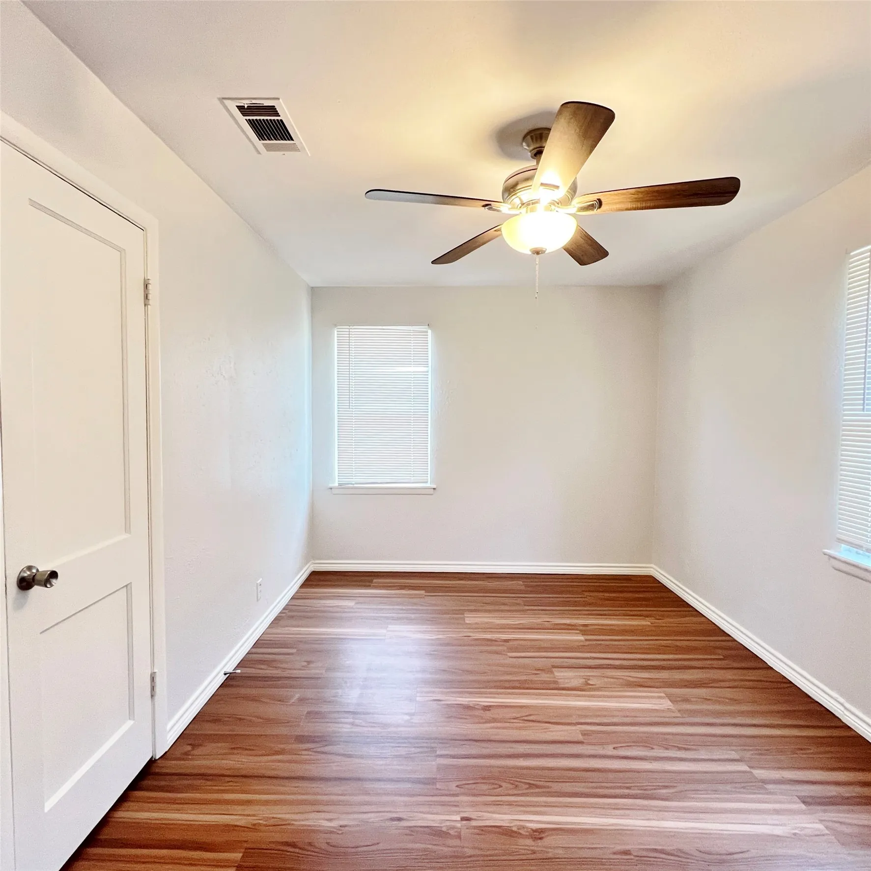 Single Family Residence For Rent in Dallas County , 2310 Healey Drive, Dallas, Texas 75228, 3 Bedroom, 2 Bathroom, Garage spaces, 1,230 Sqft, built in 1954, mls#21283651, Real Estate Agent in Dallas, Homes For Rent in Dallas county, Homes For Rent in Dallas, Realtor in Dallas Texas, Real Estate Brokerage Independent Realty Texas, Luminita Cordes Realtor