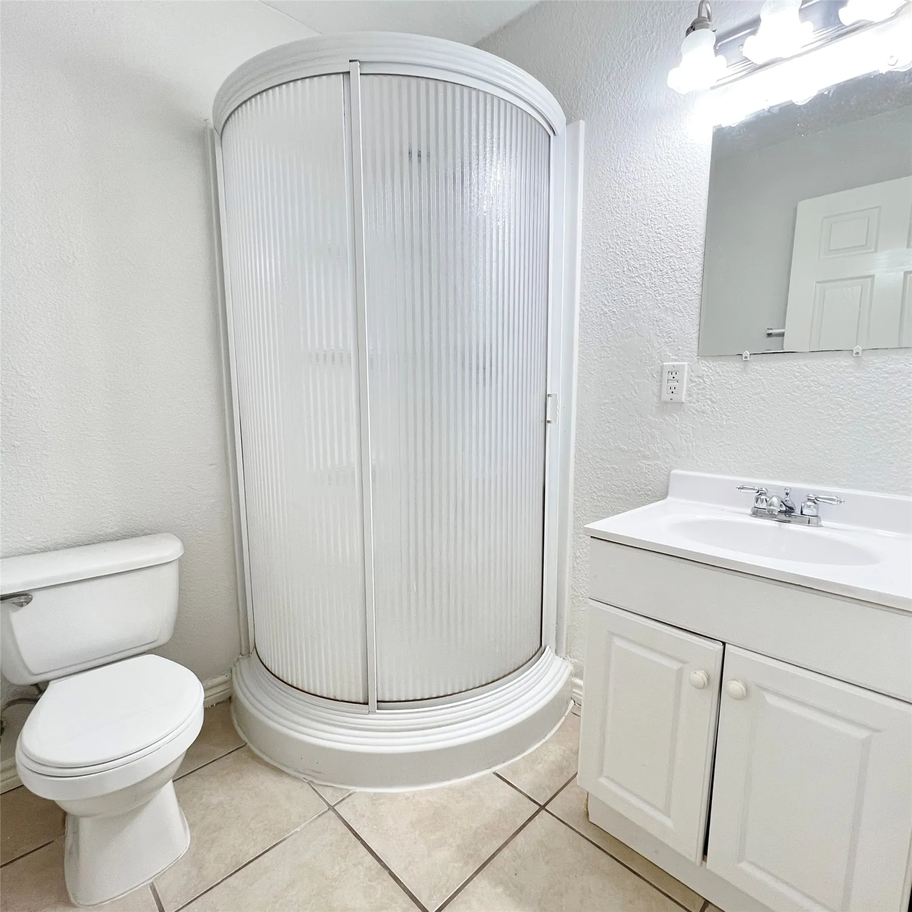 Single Family Residence For Rent in Dallas County , 2310 Healey Drive, Dallas, Texas 75228, 3 Bedroom, 2 Bathroom, Garage spaces, 1,230 Sqft, built in 1954, mls#21283651, Real Estate Agent in Dallas, Homes For Rent in Dallas county, Homes For Rent in Dallas, Realtor in Dallas Texas, Real Estate Brokerage Independent Realty Texas, Luminita Cordes Realtor