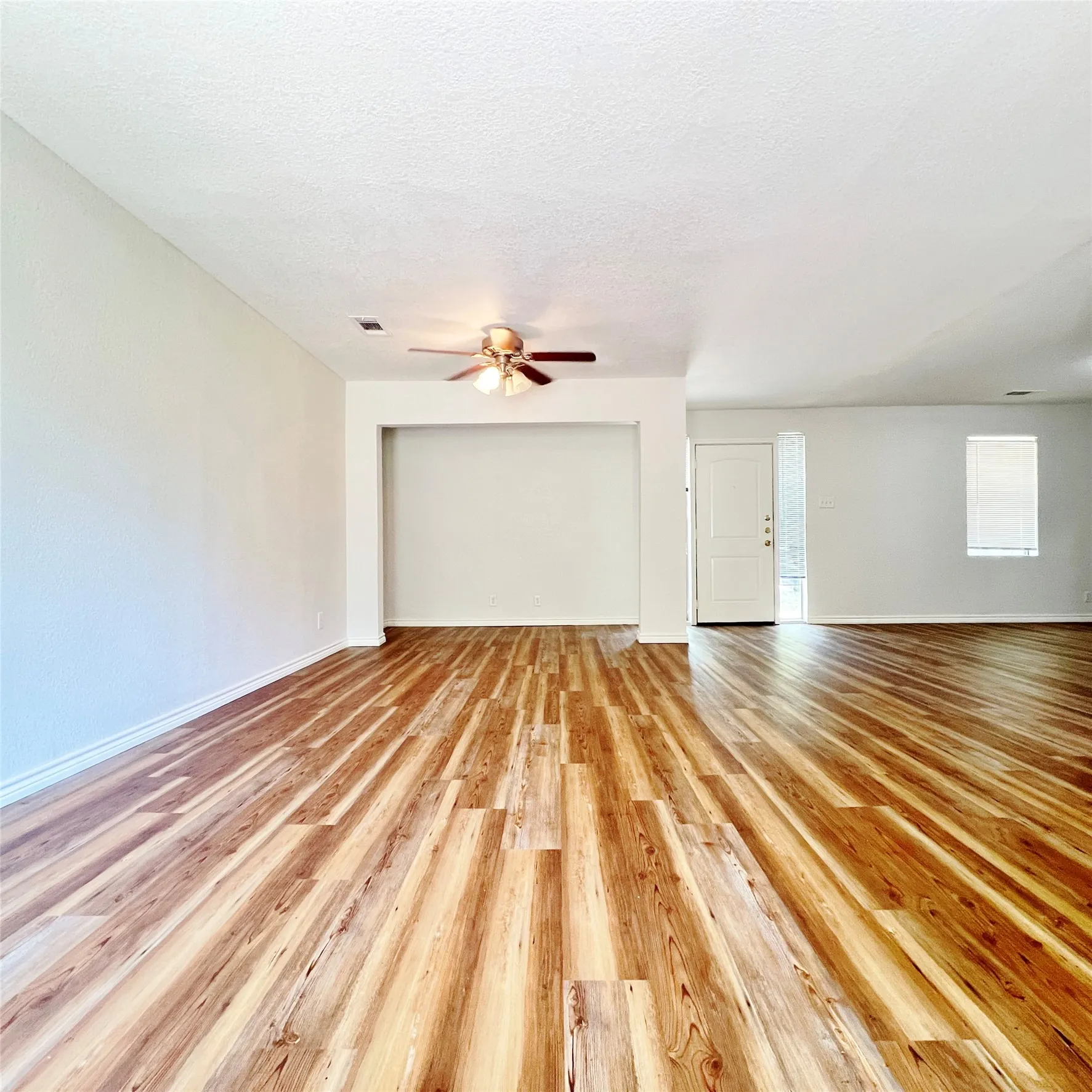 Single Family Residence For Rent in Dallas County , 2310 Healey Drive, Dallas, Texas 75228, 3 Bedroom, 2 Bathroom, Garage spaces, 1,230 Sqft, built in 1954, mls#21283651, Real Estate Agent in Dallas, Homes For Rent in Dallas county, Homes For Rent in Dallas, Realtor in Dallas Texas, Real Estate Brokerage Independent Realty Texas, Luminita Cordes Realtor