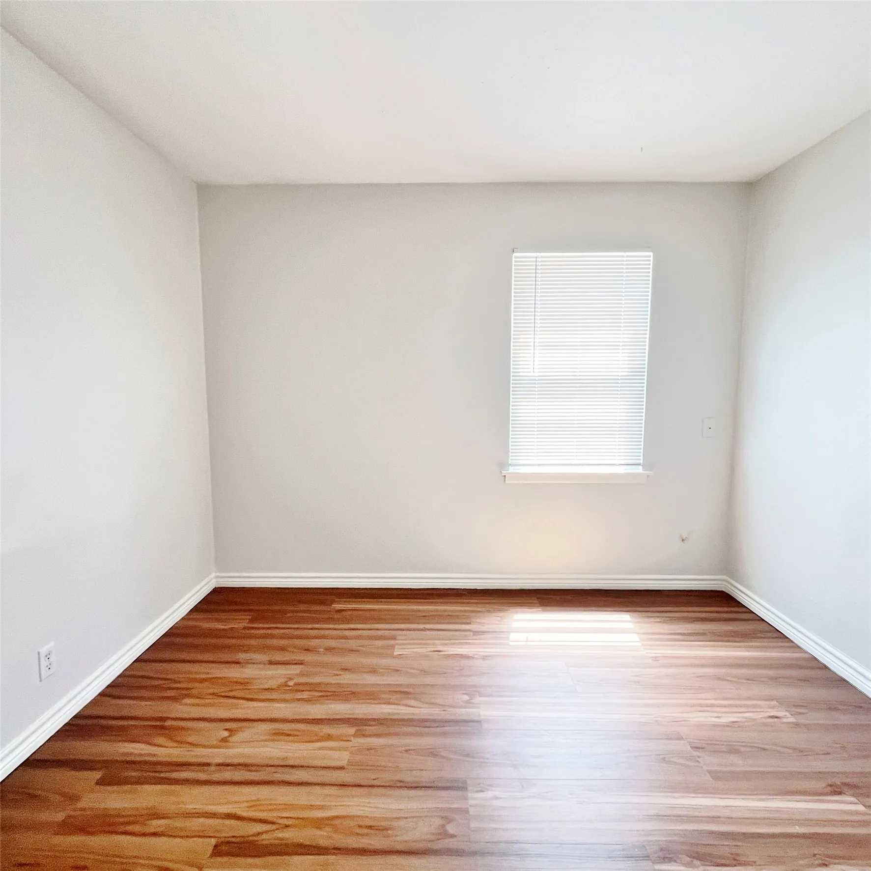 Single Family Residence For Rent in Dallas County , 2310 Healey Drive, Dallas, Texas 75228, 3 Bedroom, 2 Bathroom, Garage spaces, 1,230 Sqft, built in 1954, mls#21283651, Real Estate Agent in Dallas, Homes For Rent in Dallas county, Homes For Rent in Dallas, Realtor in Dallas Texas, Real Estate Brokerage Independent Realty Texas, Luminita Cordes Realtor