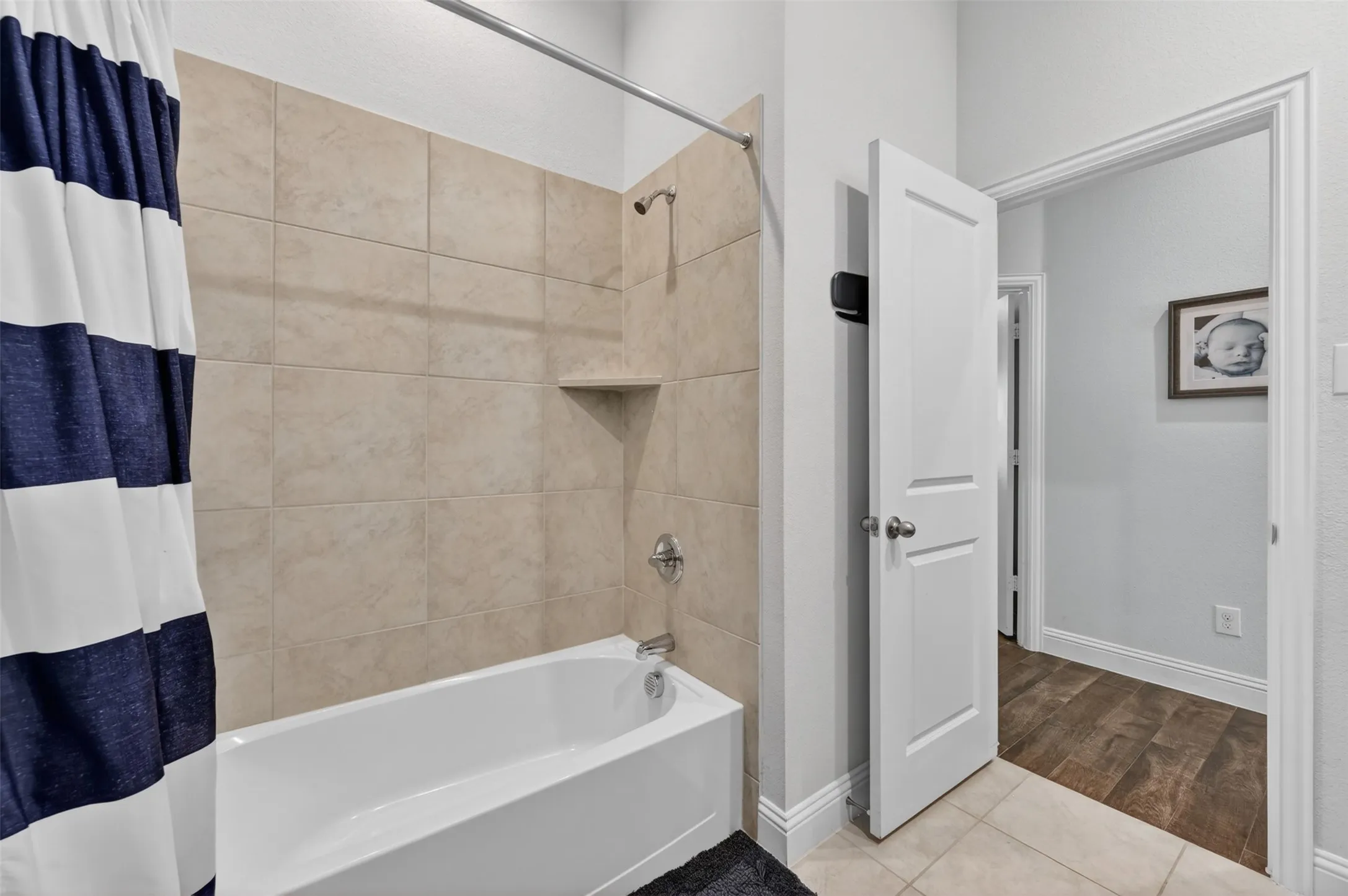 Single Family Residence For Sale in Tarrant County , 11713 Wax Myrtle Trail, Fort Worth, Texas 76108, 4 Bedroom, 2 Bathroom, 2 Garage spaces, 2,183 Sqft, built in 2019, mls#21283656, Real Estate Agent in Fort Worth, Homes For Sale in Tarrant county, Homes For Sale in Fort Worth, Realtor in Fort Worth Texas, Real Estate Brokerage Independent Realty Texas, Luminita Cordes Realtor
