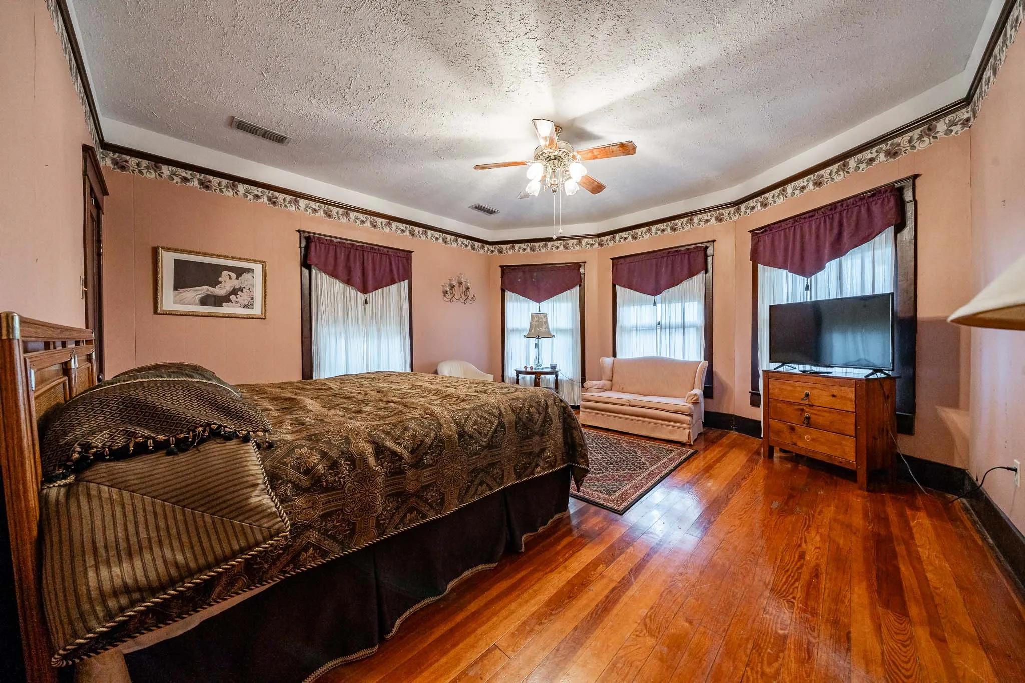 Single Family Residence For Sale in Jones County , 911 23rd Street, Anson, Texas 79501, 2 Bedroom, 1 Bathroom, Garage spaces, 1,823 Sqft, built in 1908, mls#21283648, Real Estate Agent in Anson, Homes For Sale in Jones county, Homes For Sale in Anson, Realtor in Anson Texas, Real Estate Brokerage Independent Realty Texas, Luminita Cordes Realtor