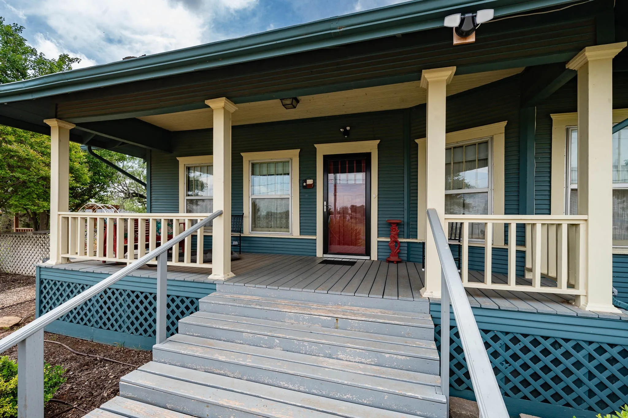 Single Family Residence For Sale in Jones County , 911 23rd Street, Anson, Texas 79501, 2 Bedroom, 1 Bathroom, Garage spaces, 1,823 Sqft, built in 1908, mls#21283648, Real Estate Agent in Anson, Homes For Sale in Jones county, Homes For Sale in Anson, Realtor in Anson Texas, Real Estate Brokerage Independent Realty Texas, Luminita Cordes Realtor