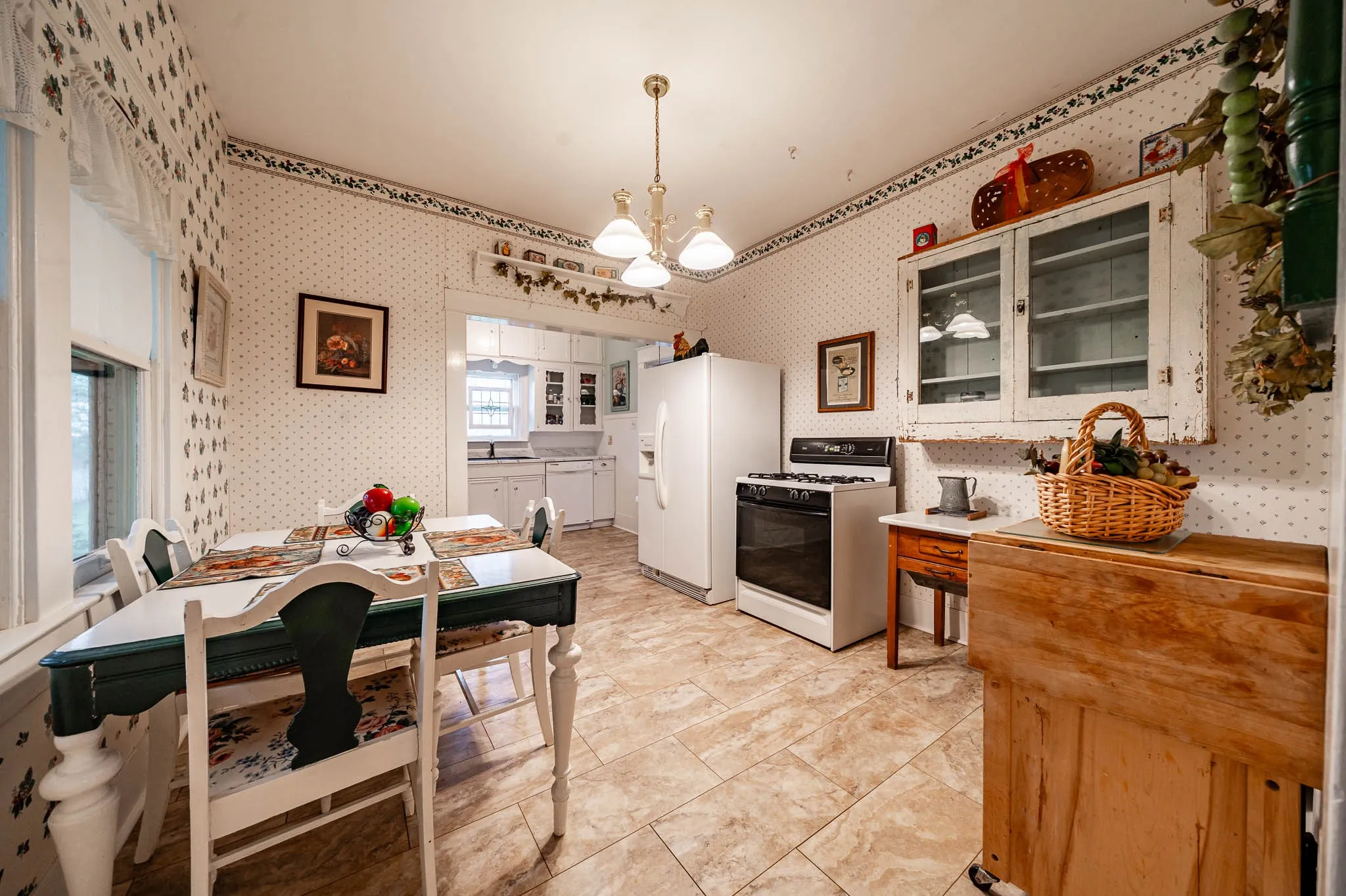 Single Family Residence For Sale in Jones County , 911 23rd Street, Anson, Texas 79501, 2 Bedroom, 1 Bathroom, Garage spaces, 1,823 Sqft, built in 1908, mls#21283648, Real Estate Agent in Anson, Homes For Sale in Jones county, Homes For Sale in Anson, Realtor in Anson Texas, Real Estate Brokerage Independent Realty Texas, Luminita Cordes Realtor
