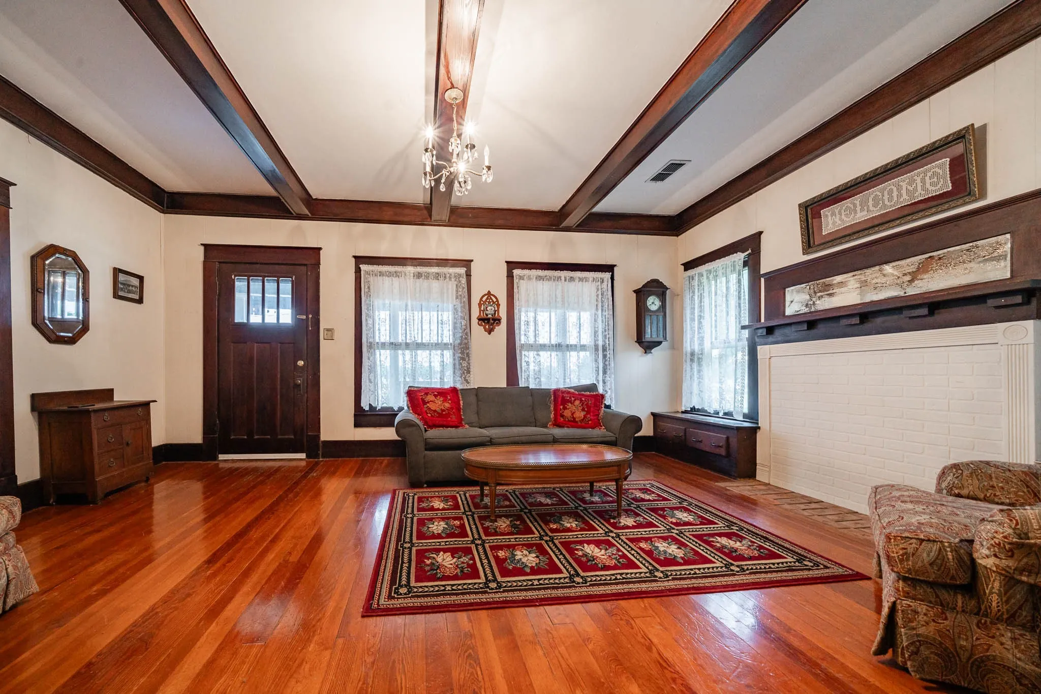 Single Family Residence For Sale in Jones County , 911 23rd Street, Anson, Texas 79501, 2 Bedroom, 1 Bathroom, Garage spaces, 1,823 Sqft, built in 1908, mls#21283648, Real Estate Agent in Anson, Homes For Sale in Jones county, Homes For Sale in Anson, Realtor in Anson Texas, Real Estate Brokerage Independent Realty Texas, Luminita Cordes Realtor