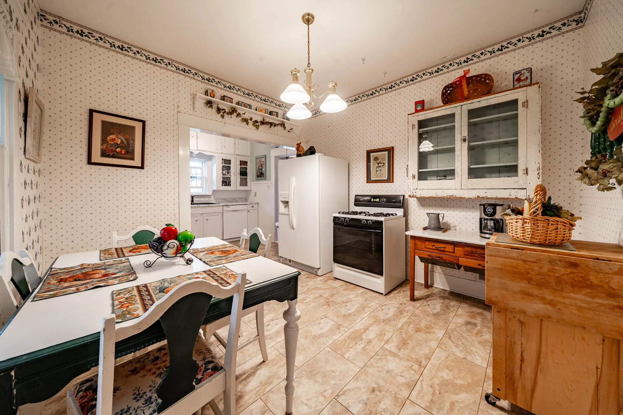 Single Family Residence For Sale in Jones County , 911 23rd Street, Anson, Texas 79501, 2 Bedroom, 1 Bathroom, Garage spaces, 1,823 Sqft, built in 1908, mls#21283648, Real Estate Agent in Anson, Homes For Sale in Jones county, Homes For Sale in Anson, Realtor in Anson Texas, Real Estate Brokerage Independent Realty Texas, Luminita Cordes Realtor