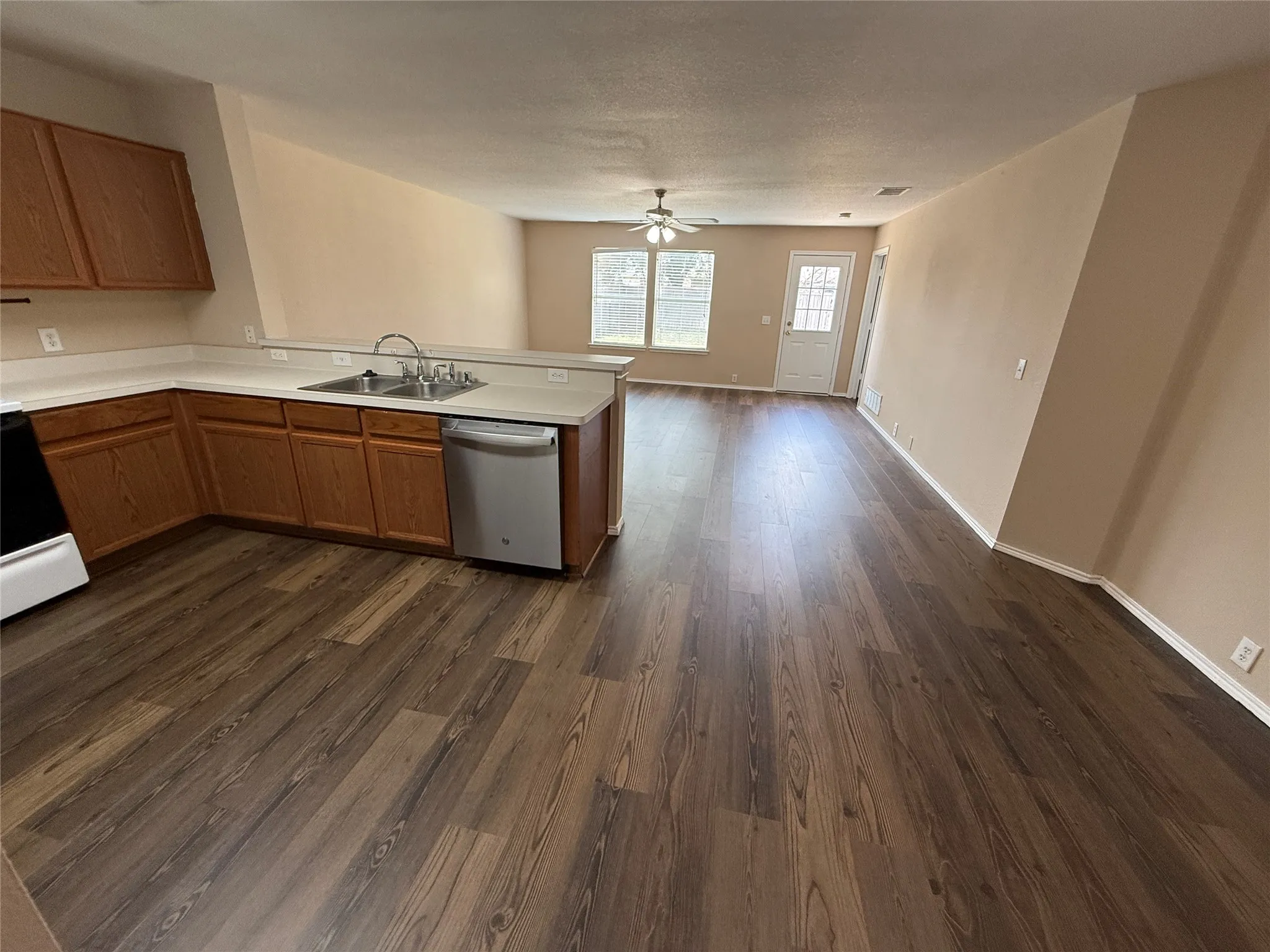 Single Family Residence For Rent in Denton County , 8824 Sagebrush Trail, Cross Roads, Texas 76227, 4 Bedroom, 2 Bathroom, 2 Garage spaces, 1,959 Sqft, built in 2004, mls#21283596, Real Estate Agent in Cross Roads, Homes For Rent in Denton county, Homes For Rent in Cross Roads, Realtor in Cross Roads Texas, Real Estate Brokerage Independent Realty Texas, Luminita Cordes Realtor