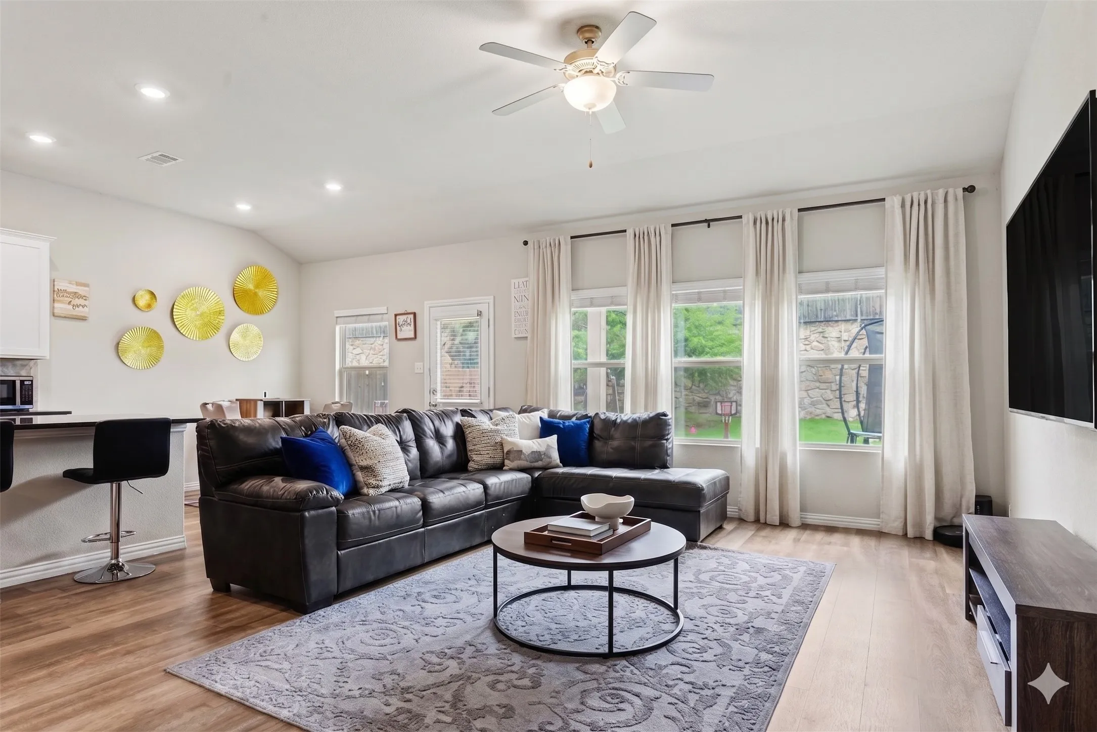 Single Family Residence For Sale in Kaufman County , 2512 Real Quiet Drive, Forney, Texas 75126, 3 Bedrooms, 3 Bathrooms, 2 Garage spaces, 2,462 Sqft, built in 2020, Price $300,000, mls#21283611, Real Estate Agent in Forney, Homes For Sale in Kaufman county, Homes For Sale in Forney, Realtor in Forney Texas, Real Estate Brokerage Independent Realty Texas, Luminita Cordes Realtor