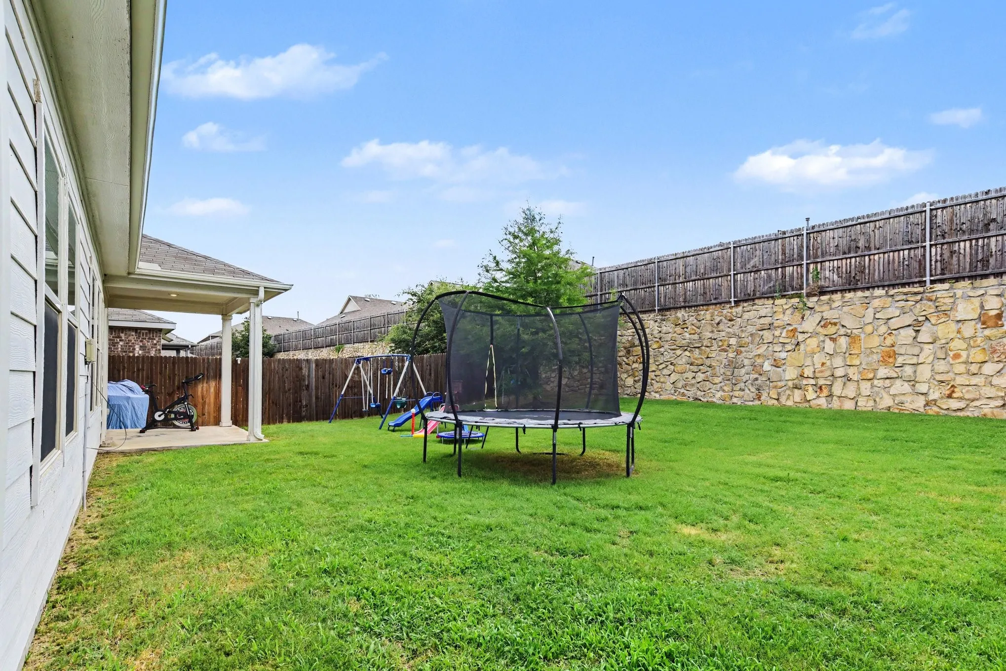 Single Family Residence For Sale in Kaufman County , 2512 Real Quiet Drive, Forney, Texas 75126, 3 Bedrooms, 3 Bathrooms, 2 Garage spaces, 2,462 Sqft, built in 2020, Price $300,000, mls#21283611, Real Estate Agent in Forney, Homes For Sale in Kaufman county, Homes For Sale in Forney, Realtor in Forney Texas, Real Estate Brokerage Independent Realty Texas, Luminita Cordes Realtor