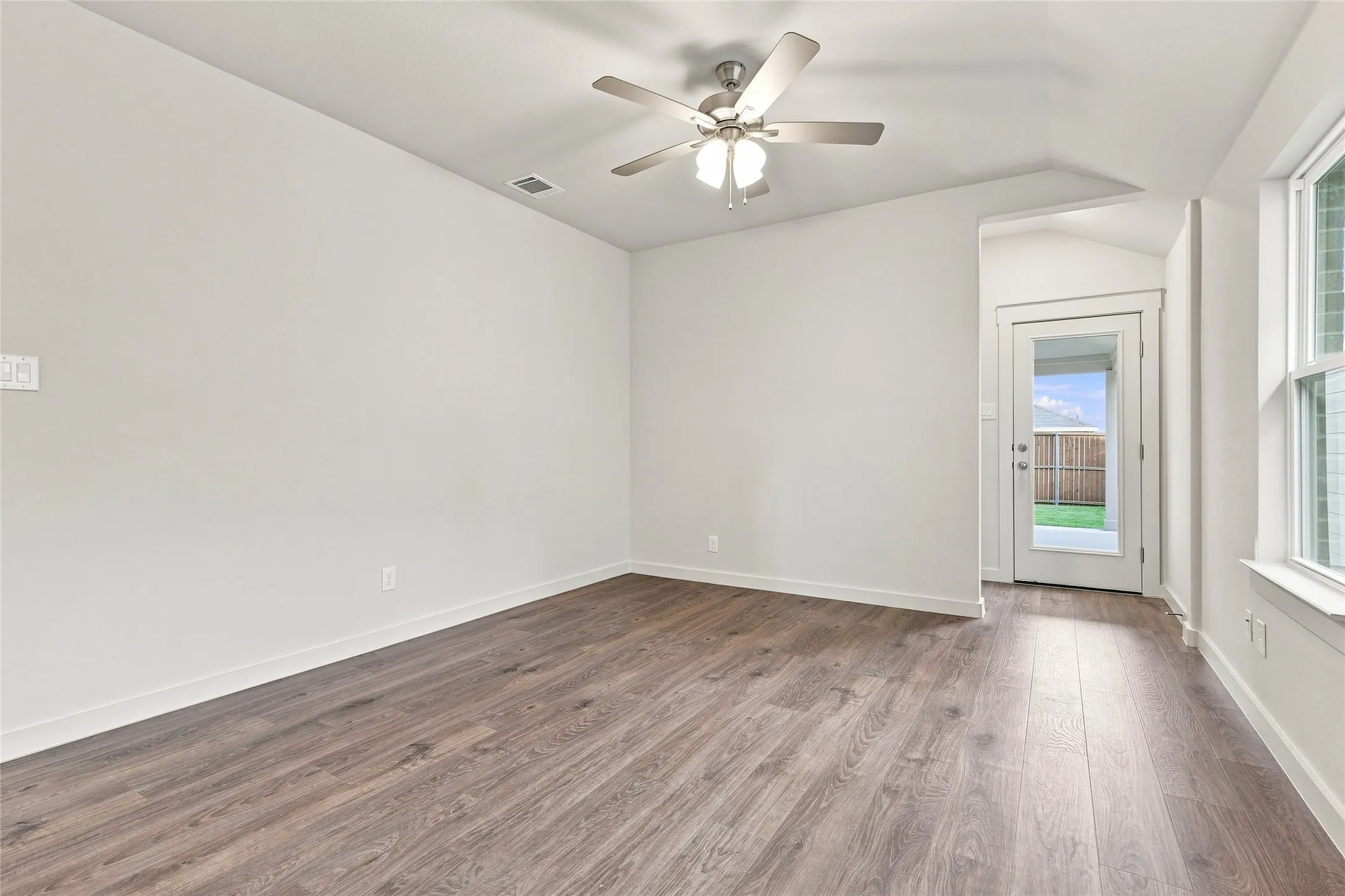 Single Family Residence For Sale in Kaufman County , 1760 Glacial Beech Place, Forney, Texas 75126, 3 Bedroom, 2 Bathroom, 2 Garage spaces, 1,395 Sqft, built in 2026, mls#21270443, Real Estate Agent in Forney, Homes For Sale in Kaufman county, Homes For Sale in Forney, Realtor in Forney Texas, Real Estate Brokerage Independent Realty Texas, Luminita Cordes Realtor