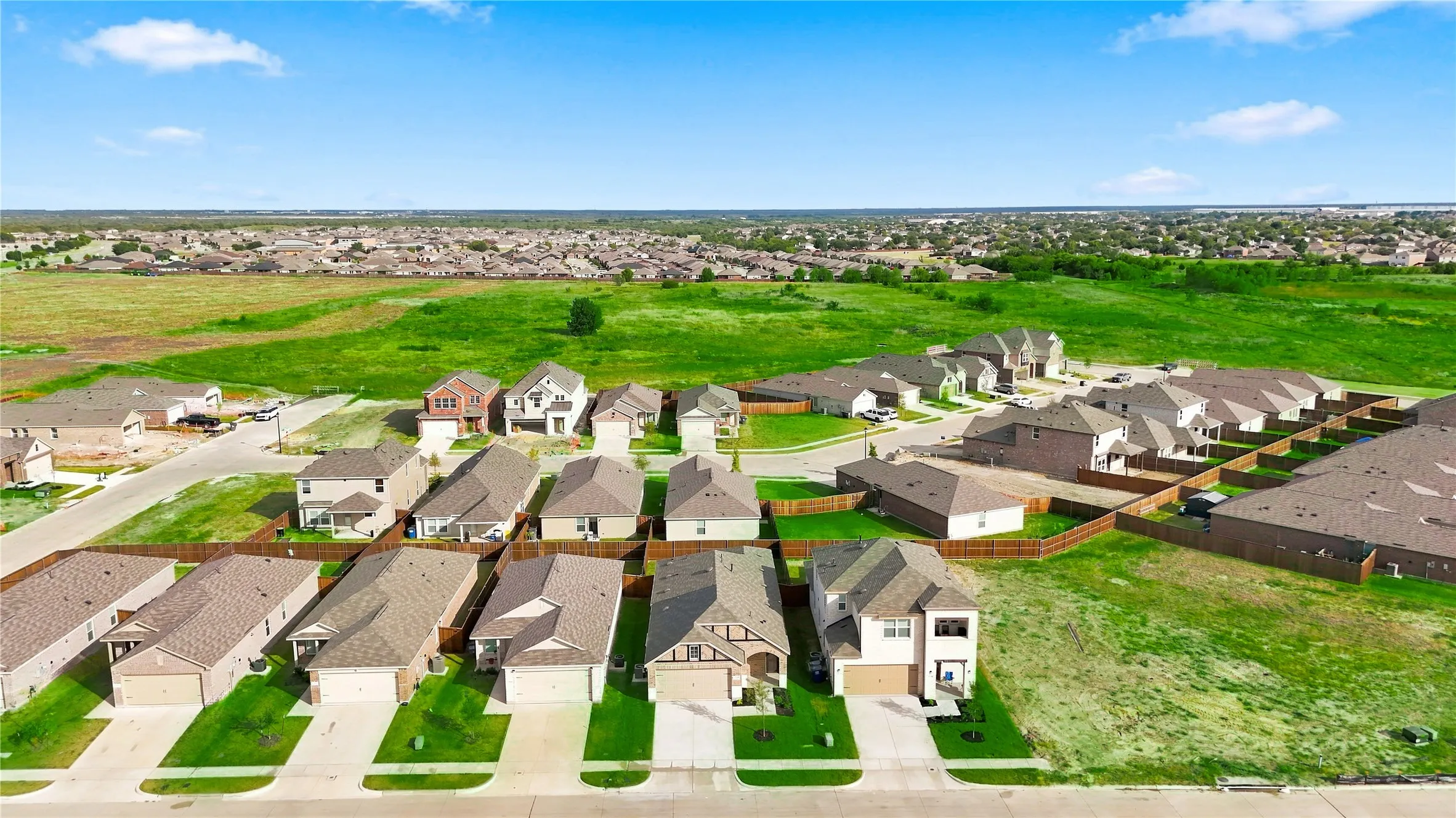 Single Family Residence For Sale in Kaufman County , 1760 Glacial Beech Place, Forney, Texas 75126, 3 Bedroom, 2 Bathroom, 2 Garage spaces, 1,395 Sqft, built in 2026, mls#21270443, Real Estate Agent in Forney, Homes For Sale in Kaufman county, Homes For Sale in Forney, Realtor in Forney Texas, Real Estate Brokerage Independent Realty Texas, Luminita Cordes Realtor