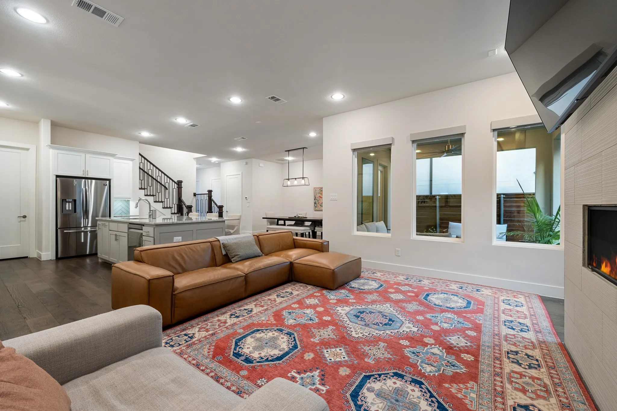 Single Family Residence For Sale in Dallas County , 4113 Entrada Way, Dallas, Texas 75219, 3 Bedroom, 5 Bathroom, 2 Garage spaces, 3,032 Sqft, built in 2019, mls#21282545, Real Estate Agent in Dallas, Homes For Sale in Dallas county, Homes For Sale in Dallas, Realtor in Dallas Texas, Real Estate Brokerage Independent Realty Texas, Luminita Cordes Realtor