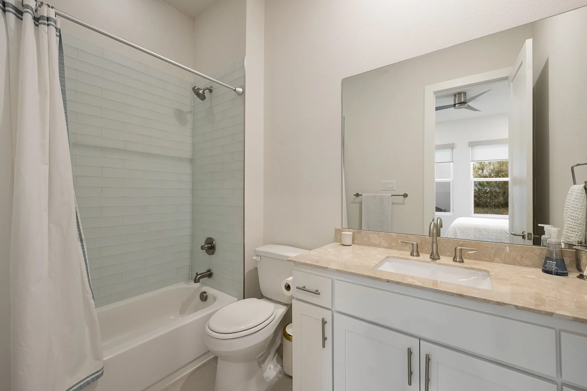 Single Family Residence For Sale in Dallas County , 4113 Entrada Way, Dallas, Texas 75219, 3 Bedroom, 5 Bathroom, 2 Garage spaces, 3,032 Sqft, built in 2019, mls#21282545, Real Estate Agent in Dallas, Homes For Sale in Dallas county, Homes For Sale in Dallas, Realtor in Dallas Texas, Real Estate Brokerage Independent Realty Texas, Luminita Cordes Realtor